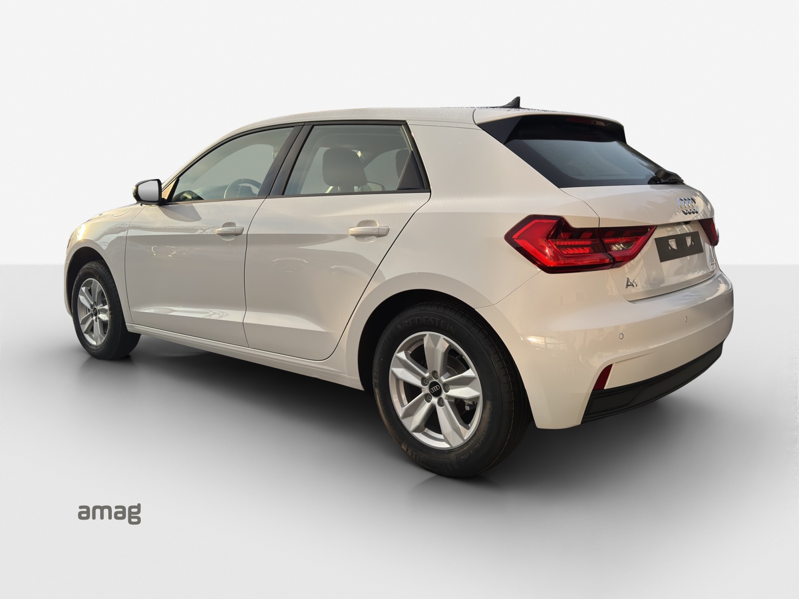 AUDI A1 Sportback 30 TFSI Attraction S-tronic-image-2
