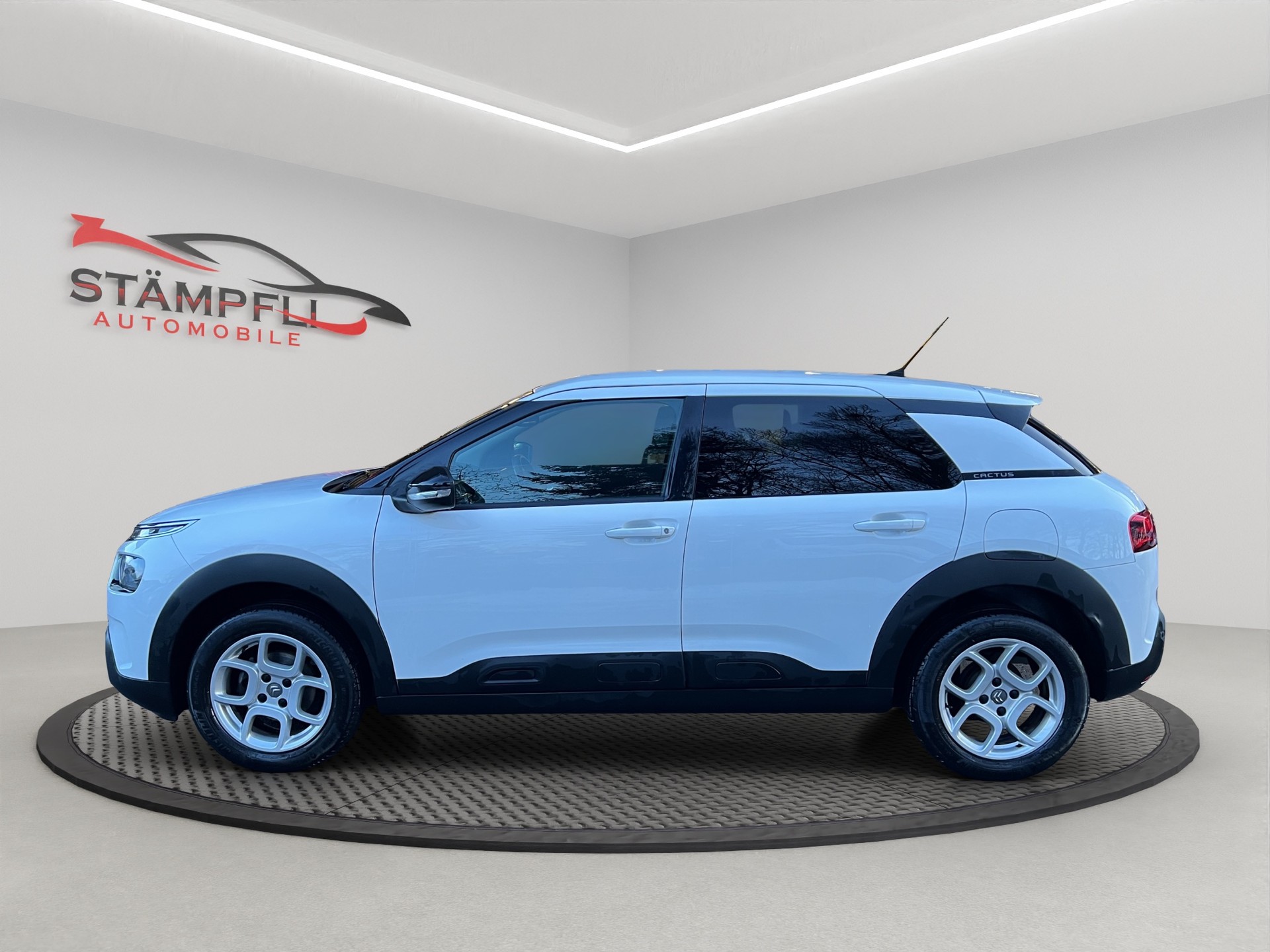 CITROEN C4 Cactus 1.2 Pure Tech Feel-image-1