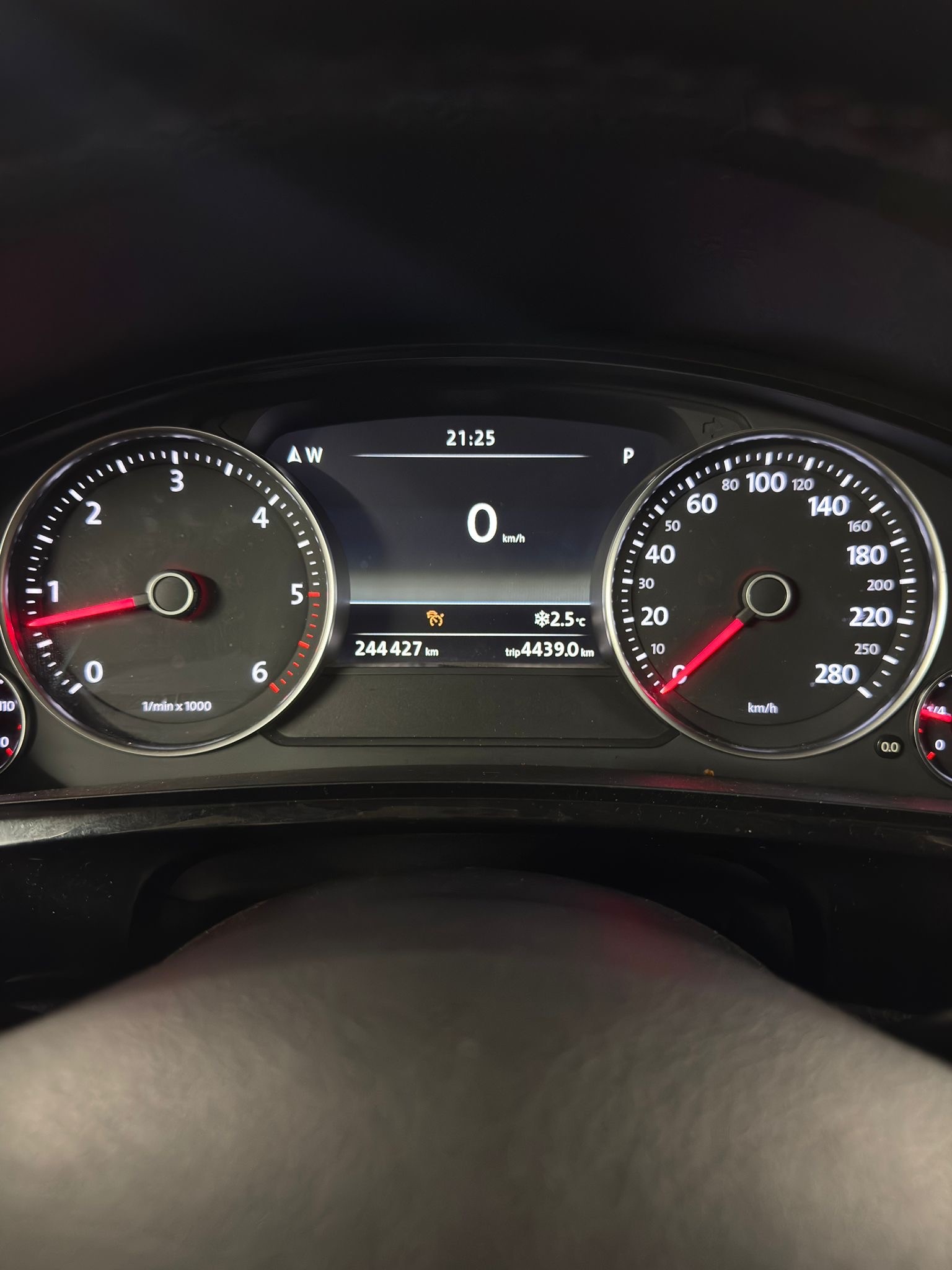 VW Touareg 3.0 TDI BlueMotion Tiptronic (Klimatronik * Led Xenon * Multilenkrad * Navigation * Leder * AHK 3500 KG * MFK 05.2024)-image-8