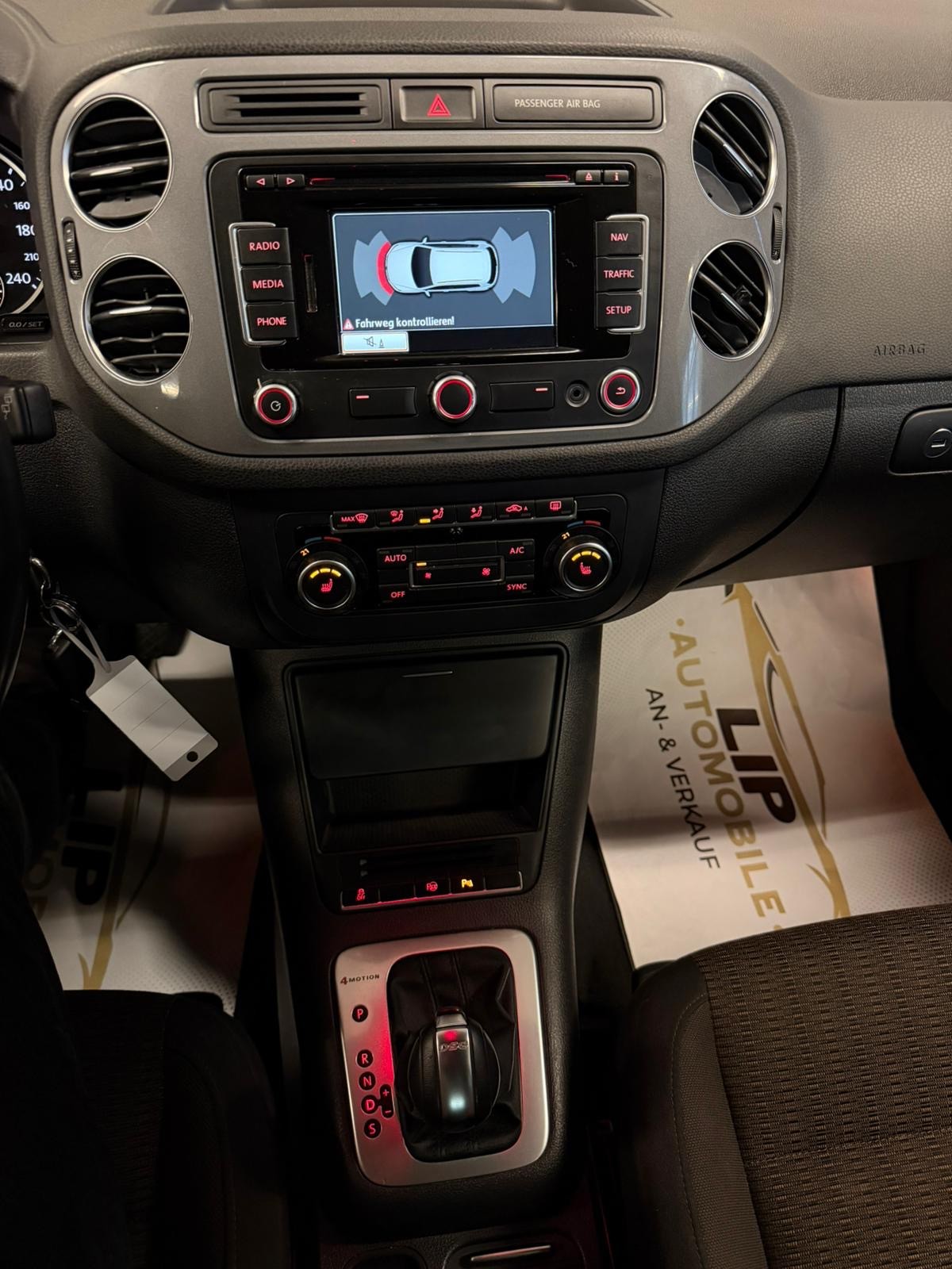 VW Tiguan 2.0 TSI Sport&Style 4Motion DSG-image-11
