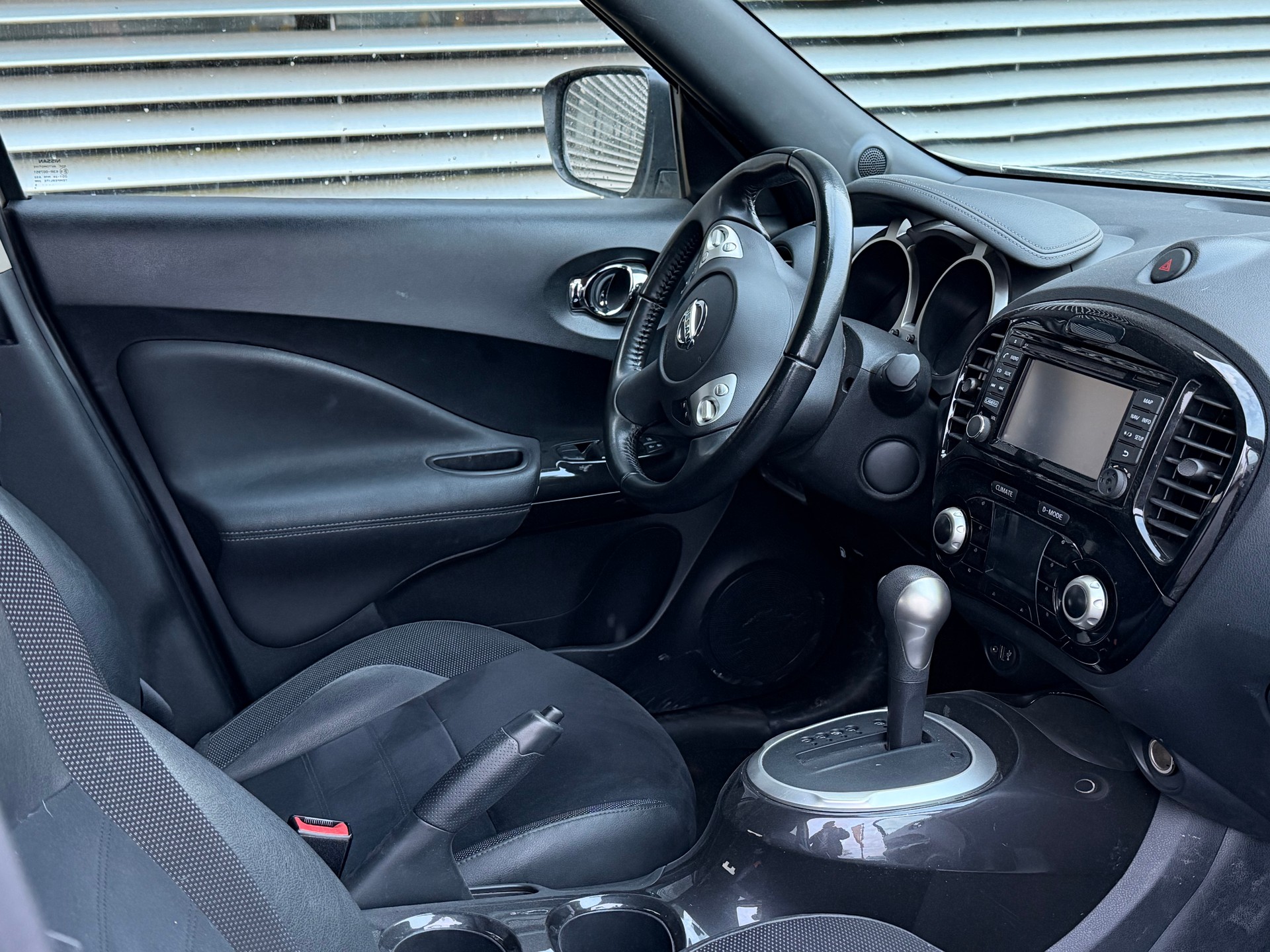 NISSAN Juke 1.6 tekna Xtronic M-CVT-image-6