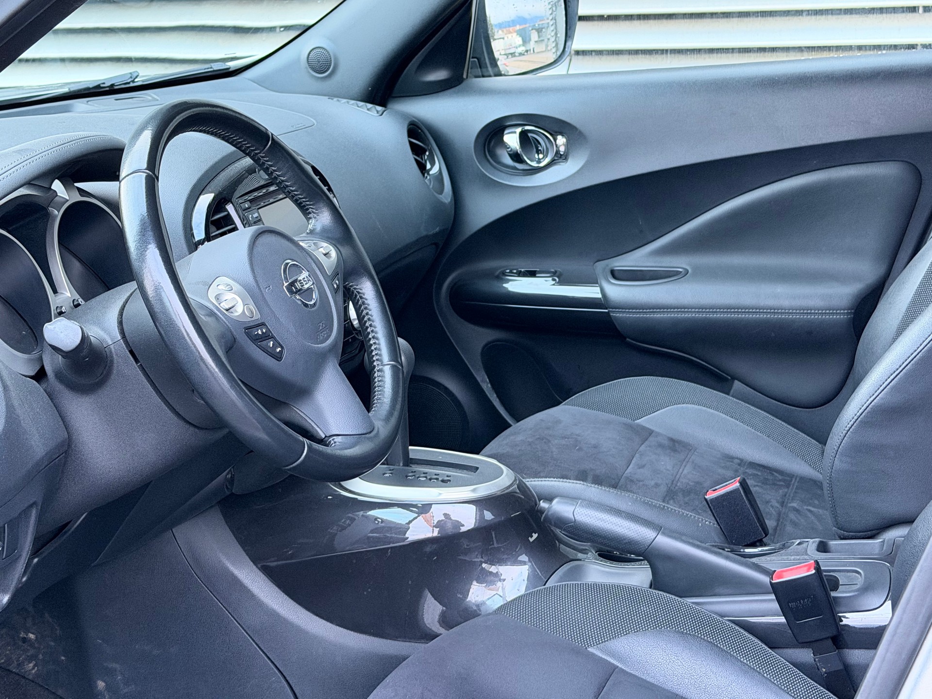 NISSAN Juke 1.6 tekna Xtronic M-CVT-image-9