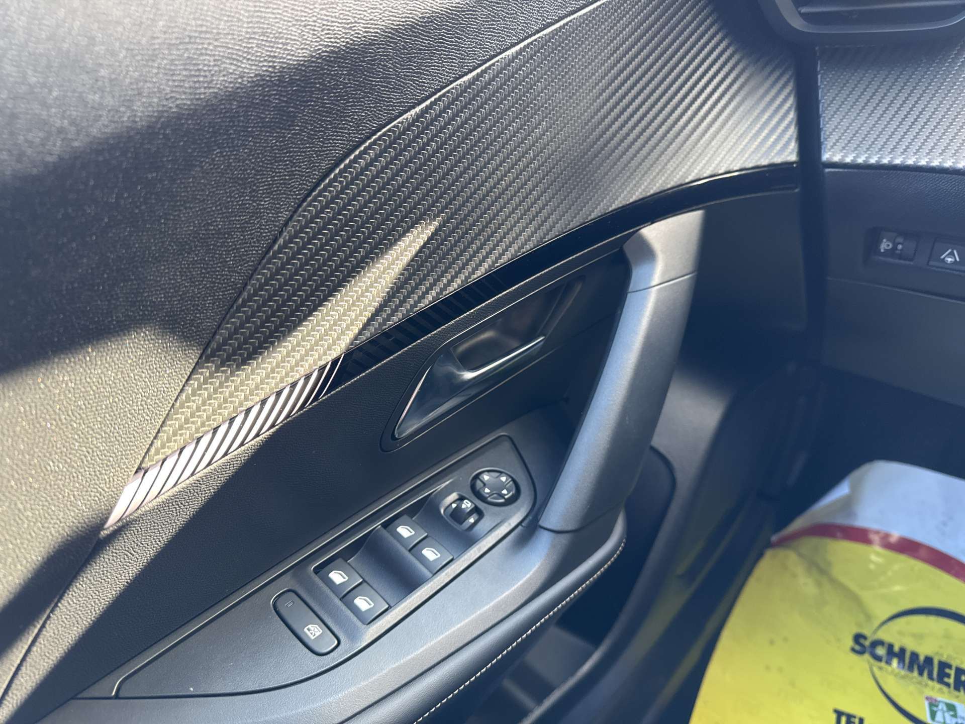 PEUGEOT 2008 1.2 PureTech Allure Premium Automat-image-15