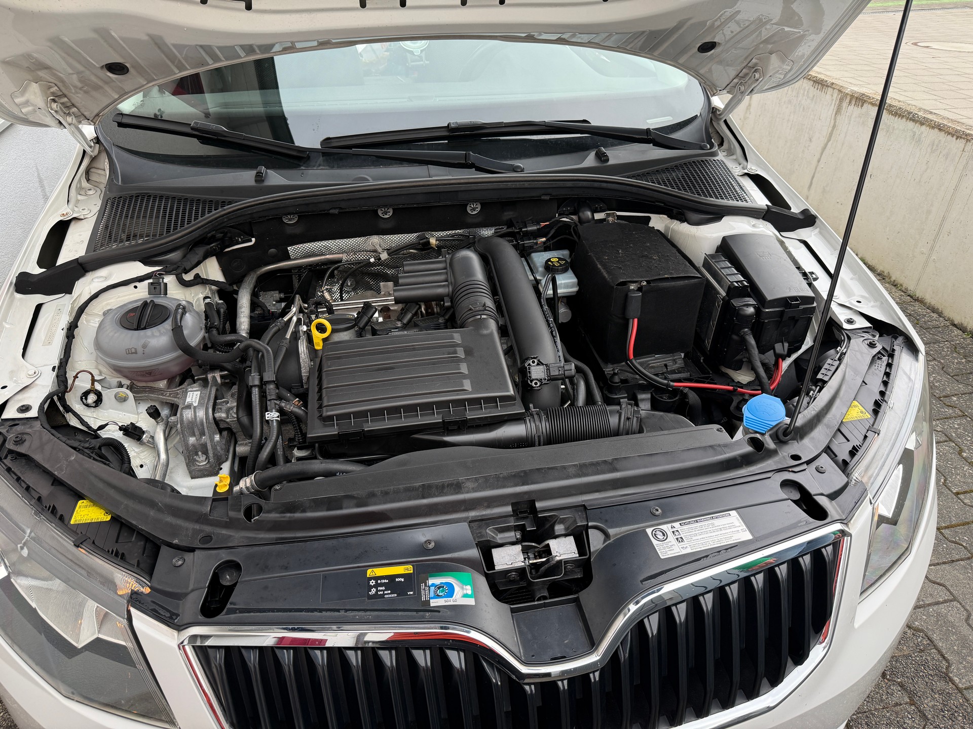 SKODA Octavia Combi 1.4 TSI Ambition-image-3