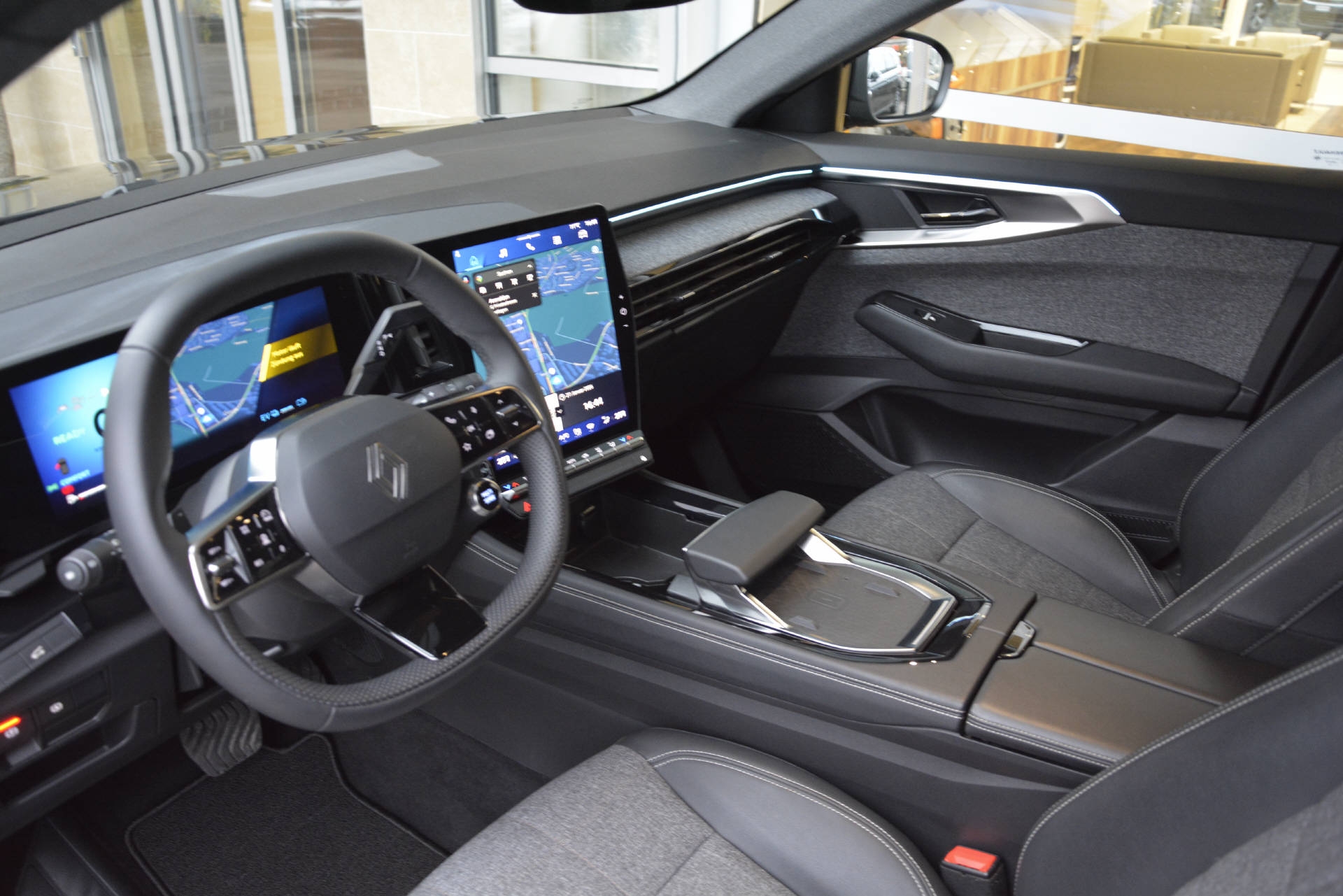 RENAULT Espace tech.E-Tech full Hybrid 200 *7 Plätzer*-image-4