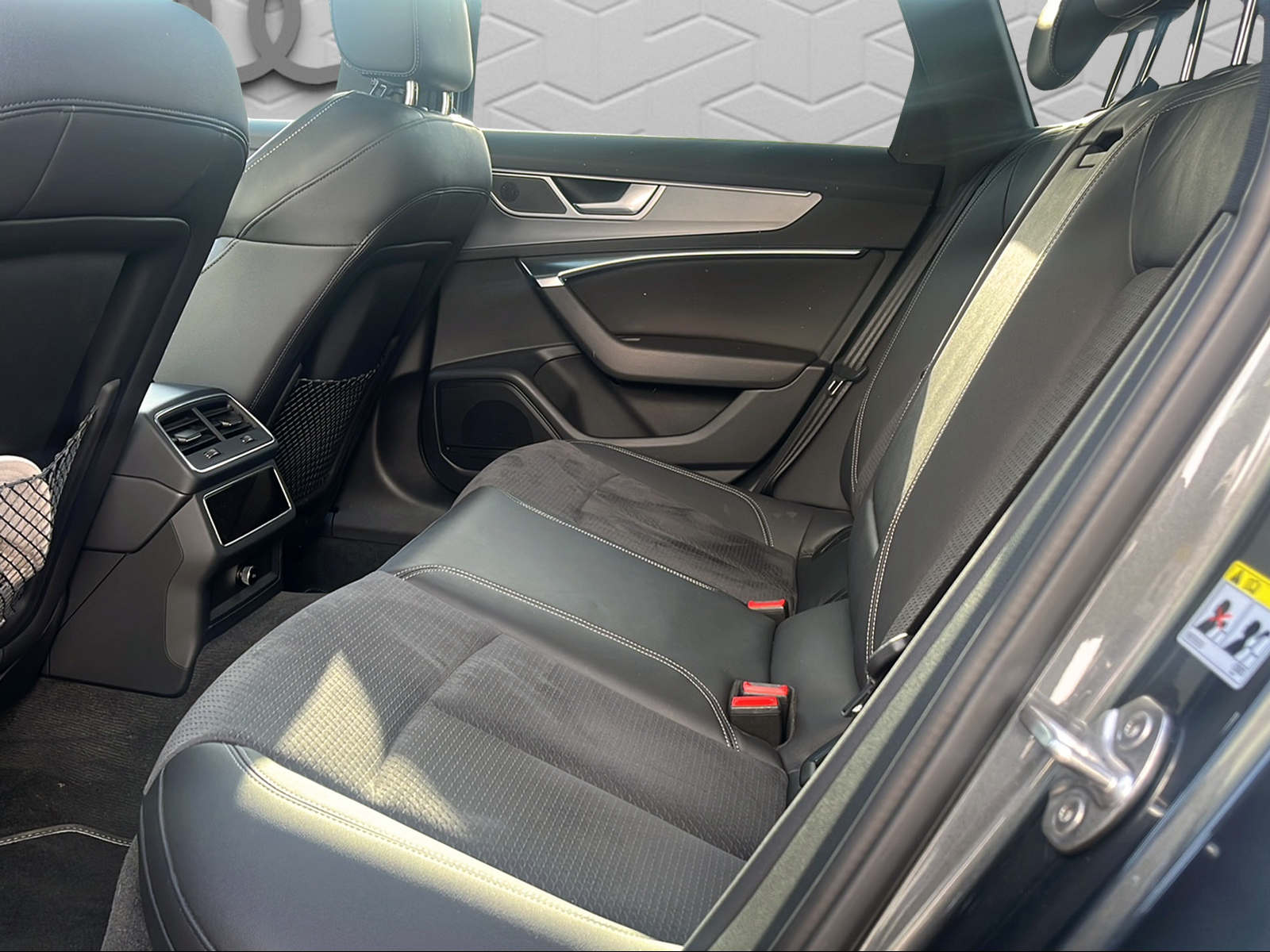AUDI A6 Avant 40 TDI S line quattro S-tronic-image-12