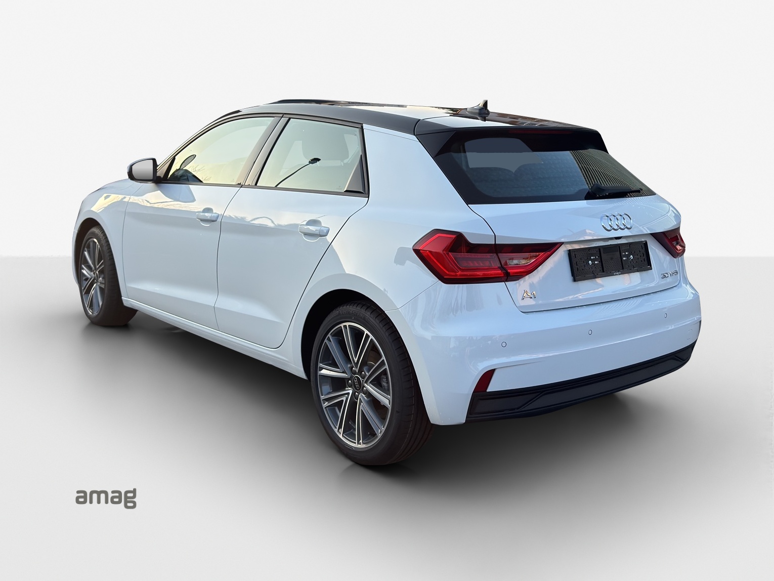 AUDI A1 Sportback 30 TFSI Attraction S-tronic-image-2