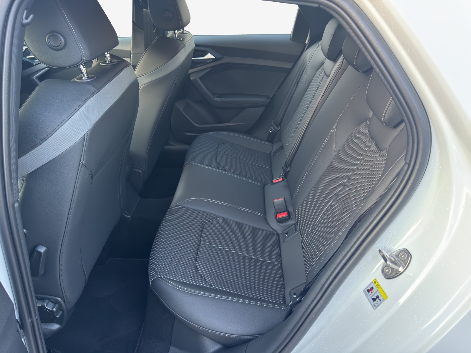 AUDI A1 Sportback 30 TFSI Attraction S-tronic-image-11