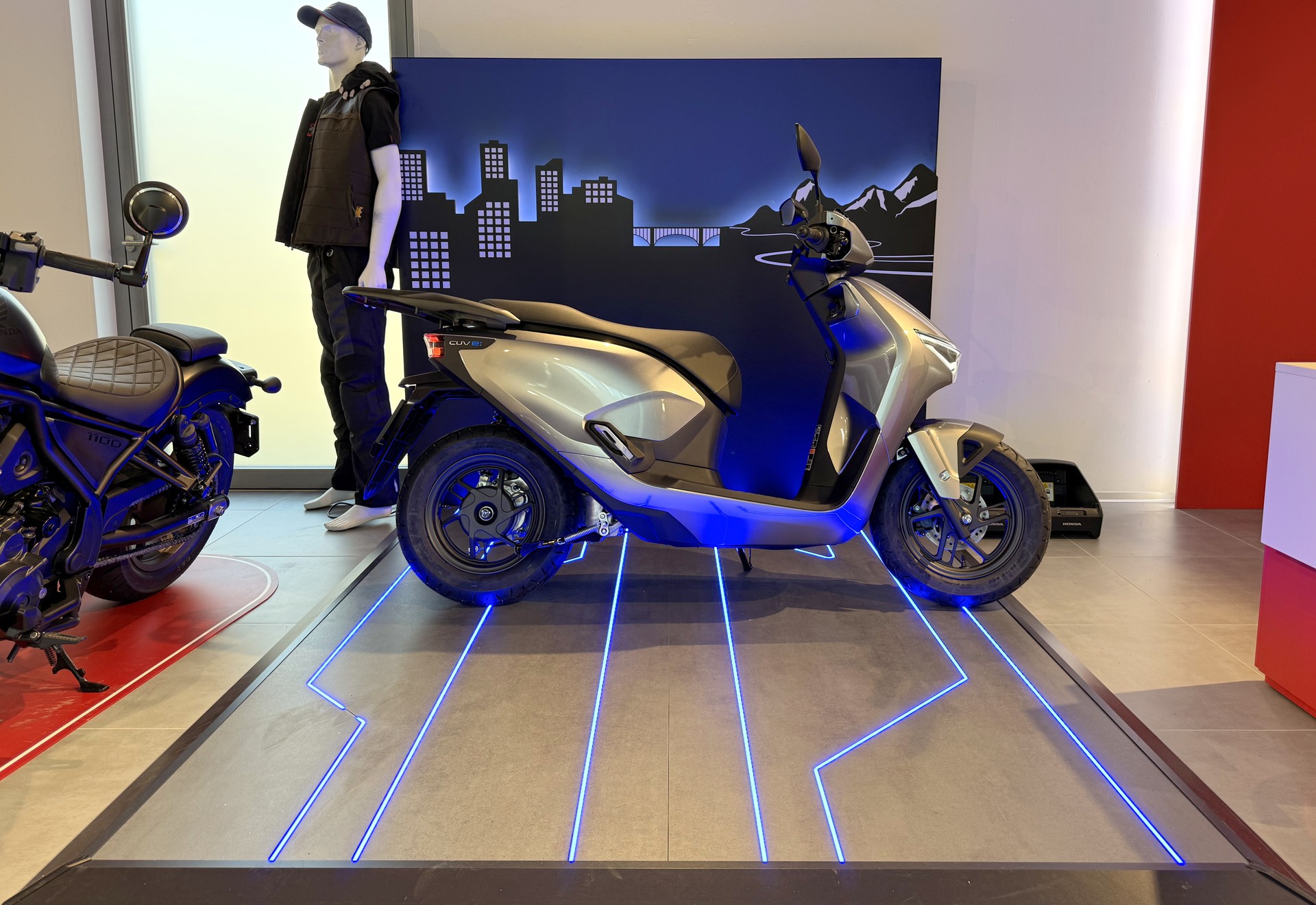 HONDA EVP 4 2026-showroom-element-1