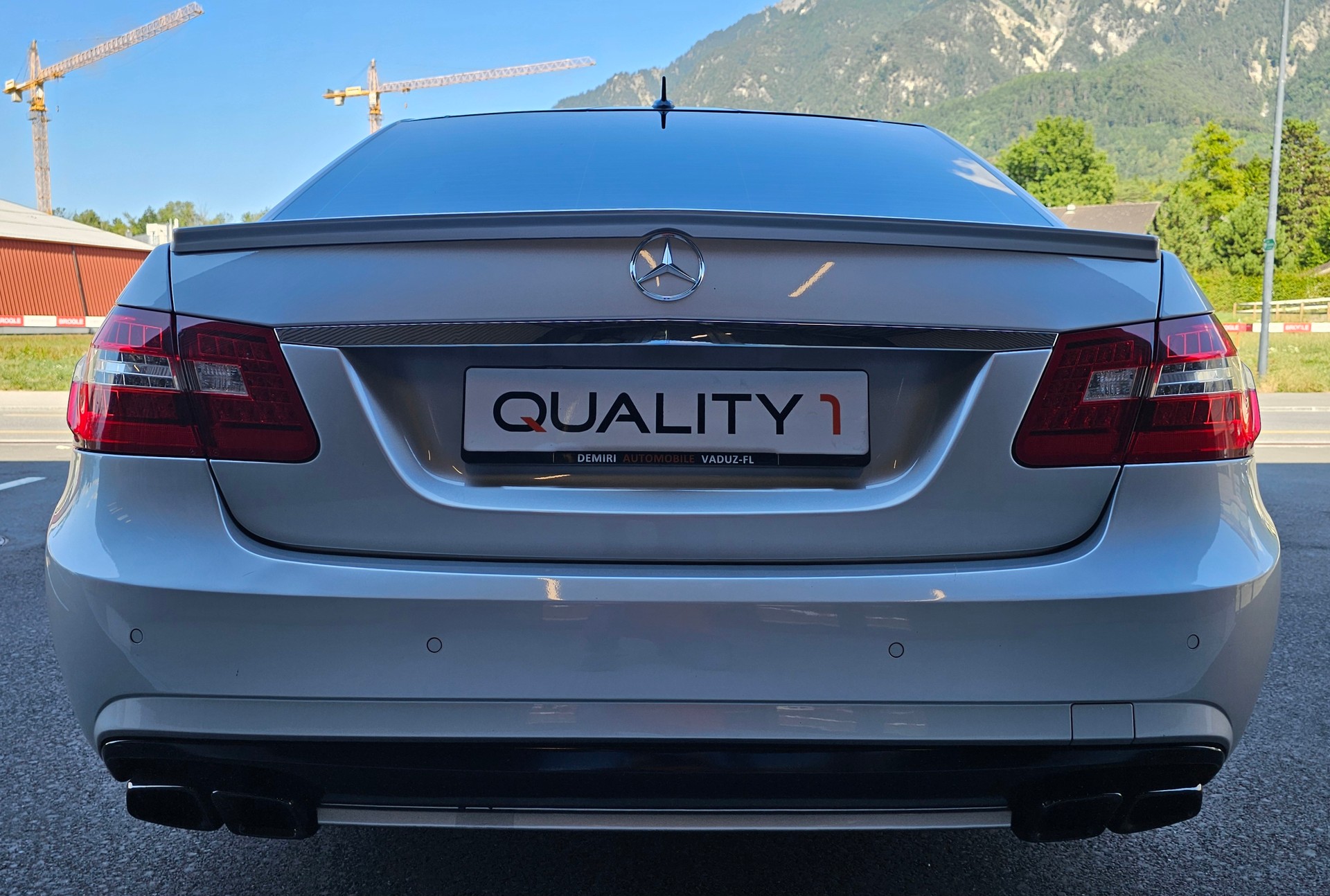 MERCEDES-BENZ E 500 Avantgarde AMG Optik 7G-Tronic-image-7