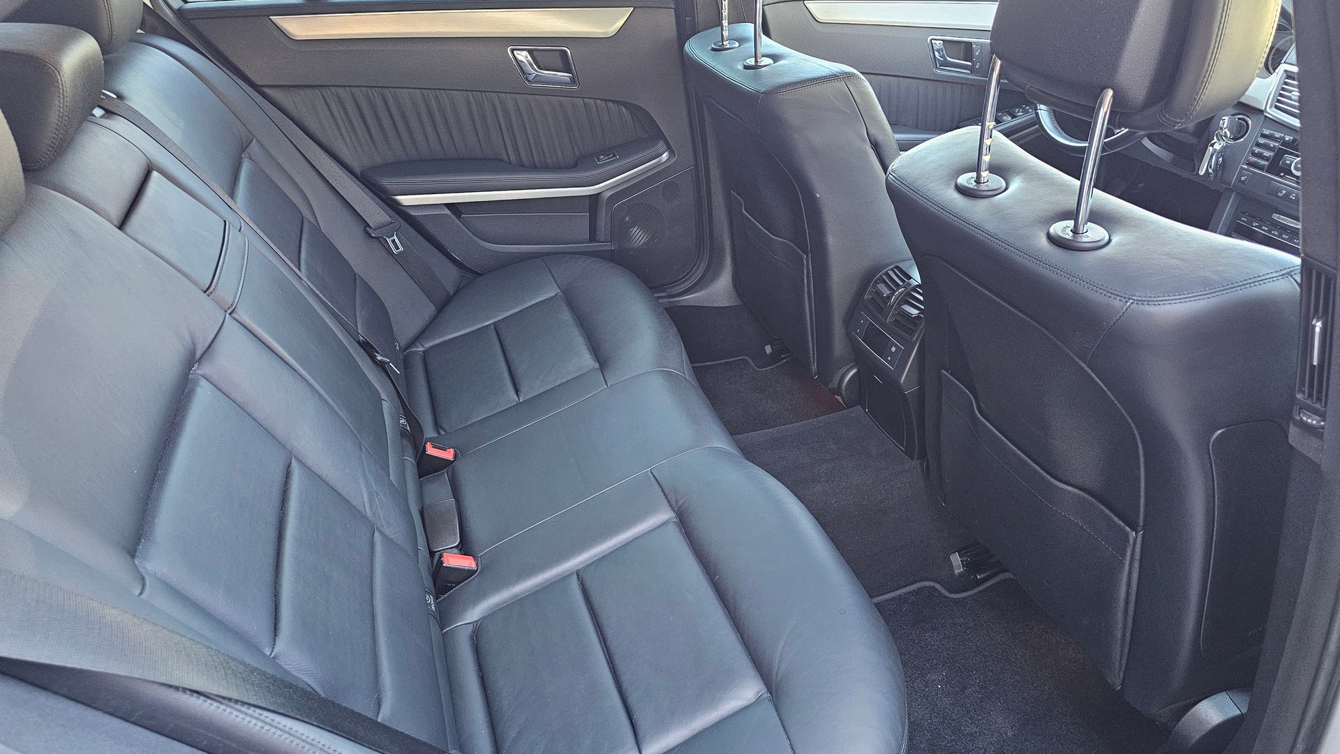 MERCEDES-BENZ E 500 Avantgarde AMG Optik 7G-Tronic-image-12