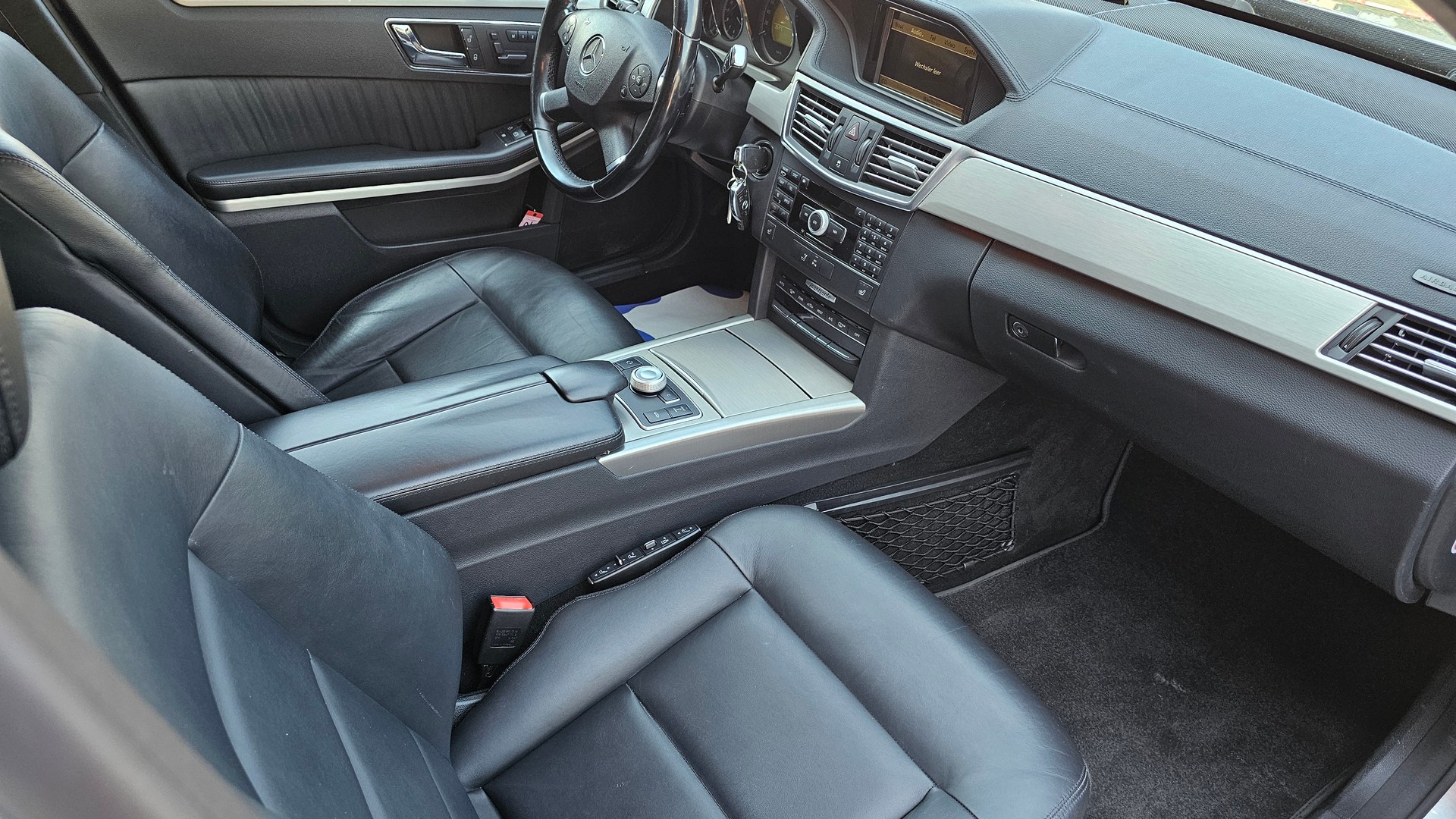 MERCEDES-BENZ E 500 Avantgarde AMG Optik 7G-Tronic-image-11