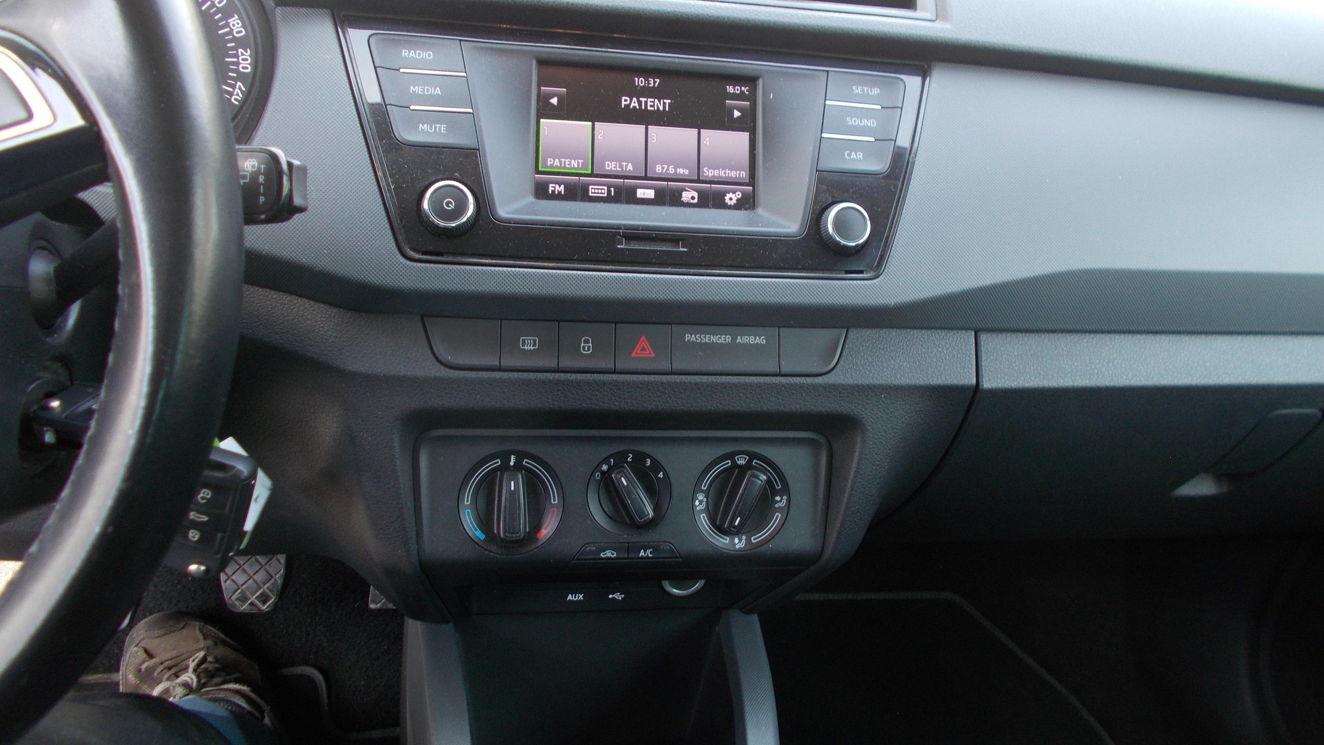 SKODA Fabia 1.2 TSI Active-image-9