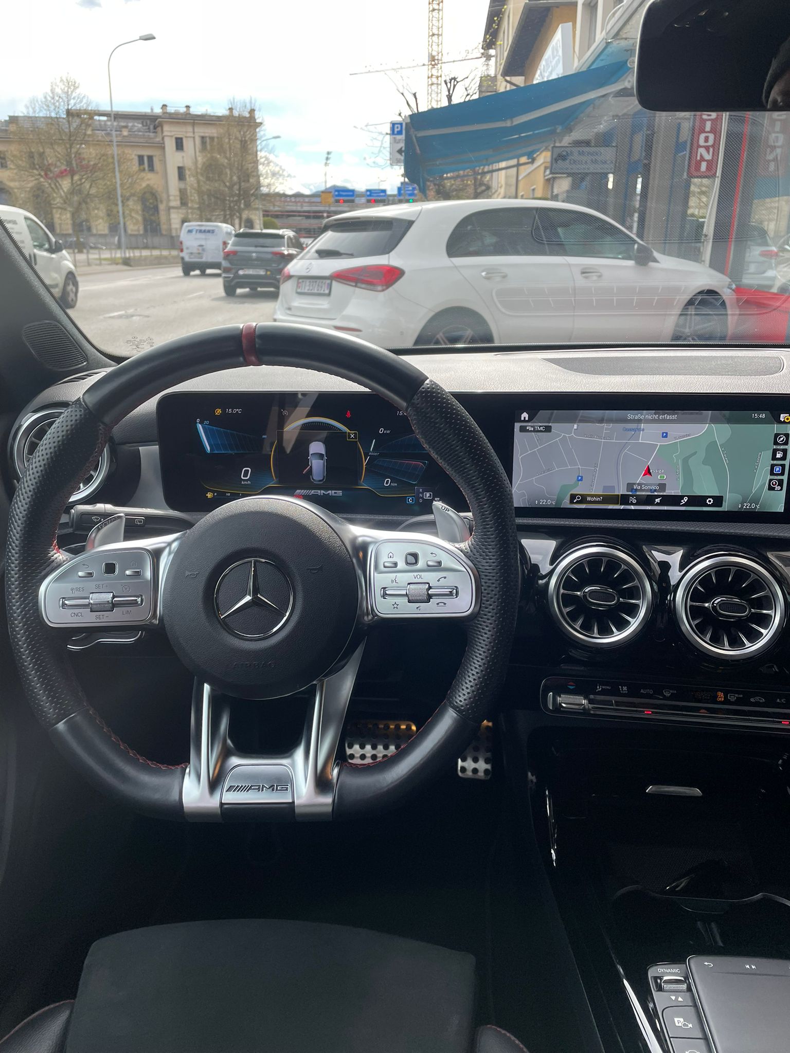 MERCEDES-BENZ A 35 AMG 4Matic Speedshift-image-7