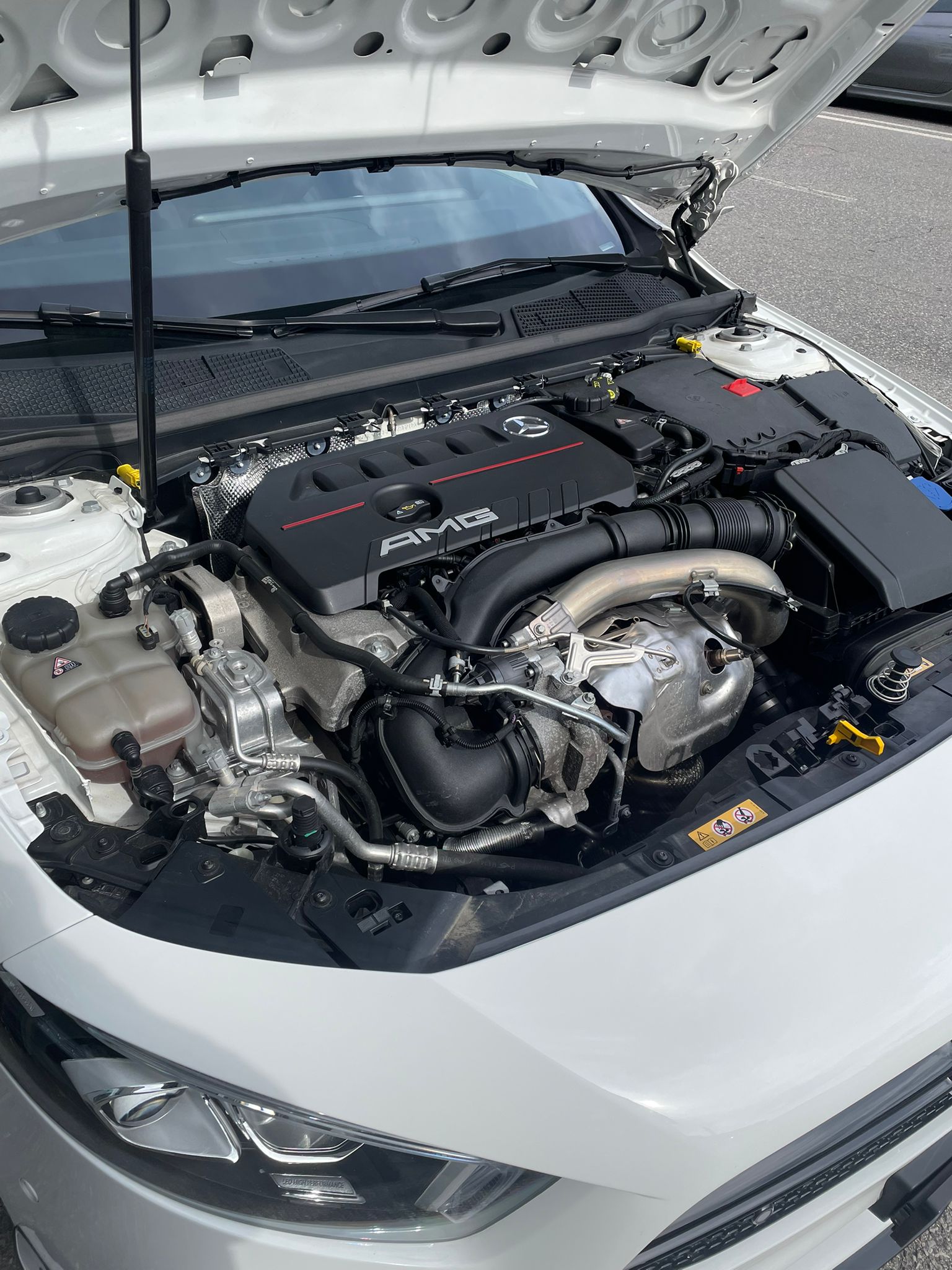 MERCEDES-BENZ A 35 AMG 4Matic Speedshift-image-12