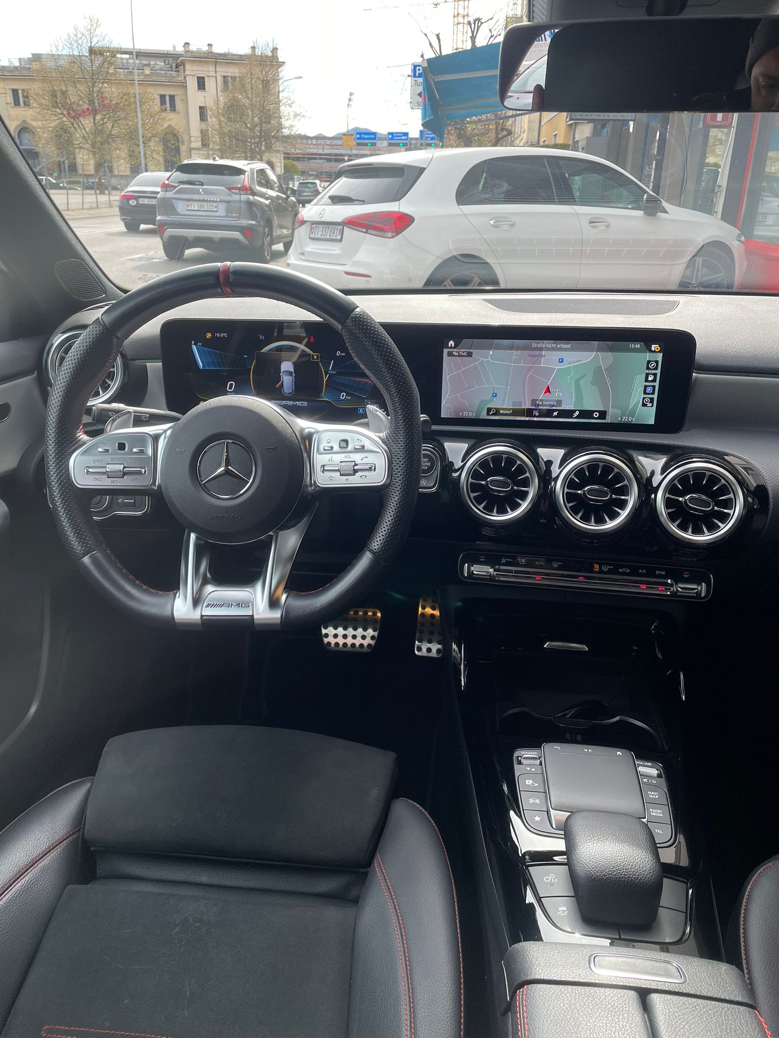 MERCEDES-BENZ A 35 AMG 4Matic Speedshift-image-8
