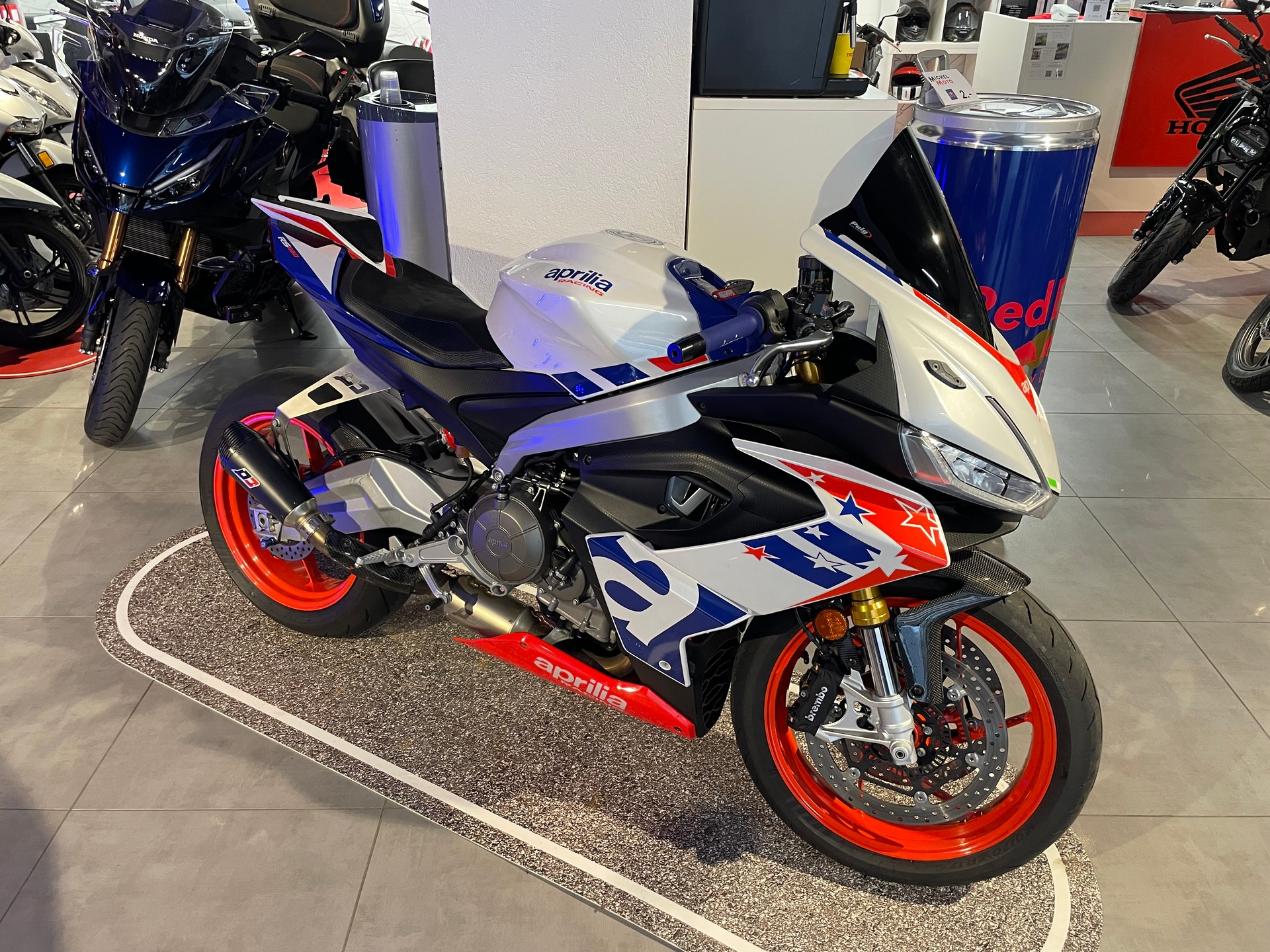 APRILIA RS 660 Limited Edition-showroom-element-1