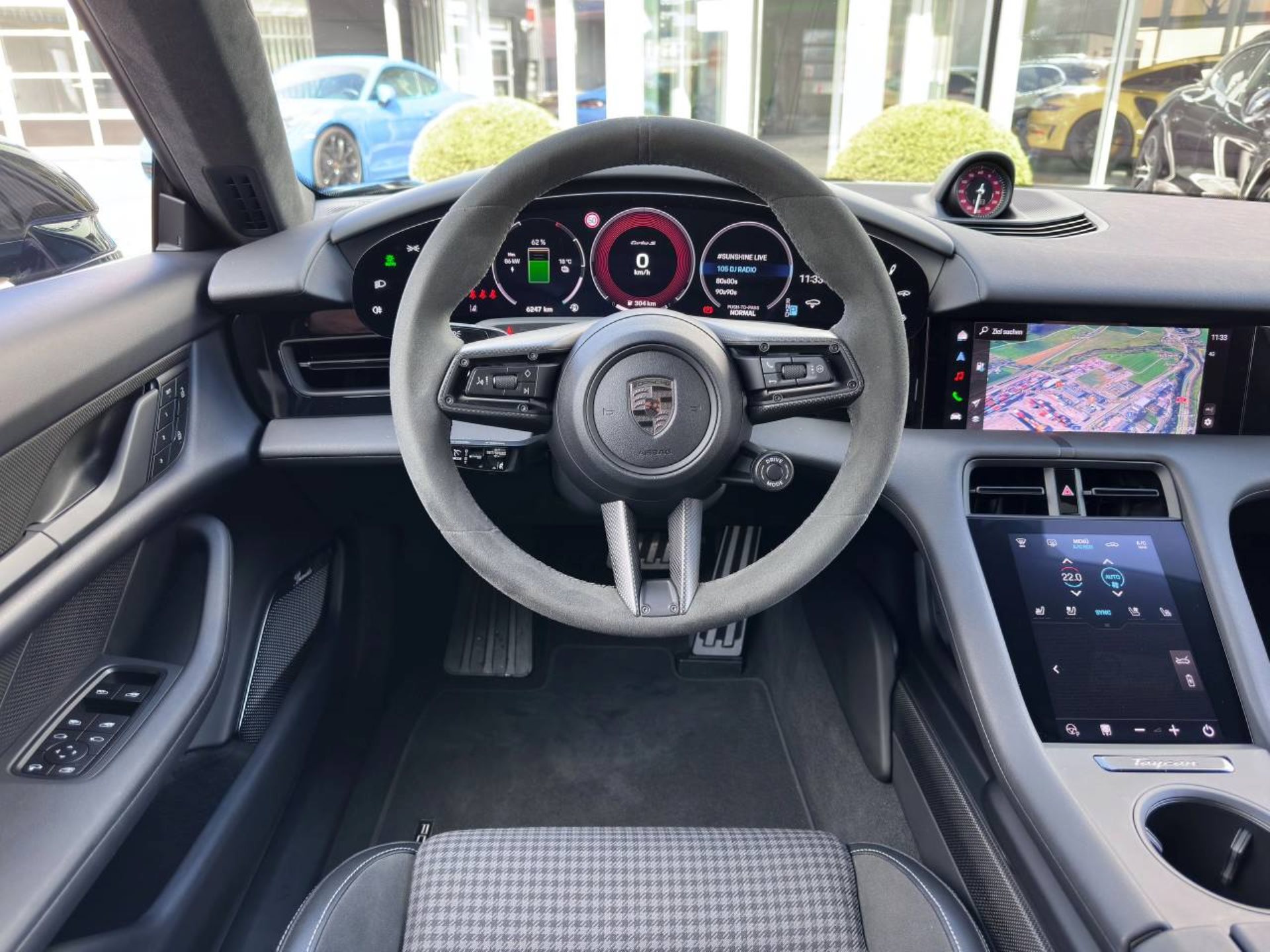 PORSCHE Taycan Turbo S Cross Turismo-image-15