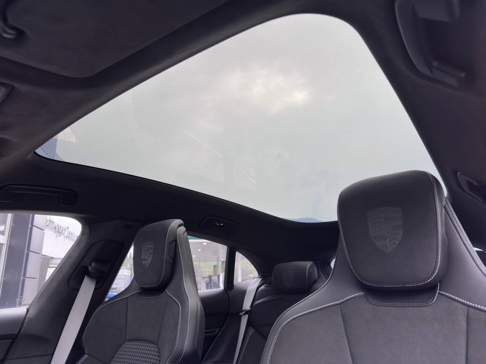 PORSCHE Taycan Turbo S Cross Turismo-image-25