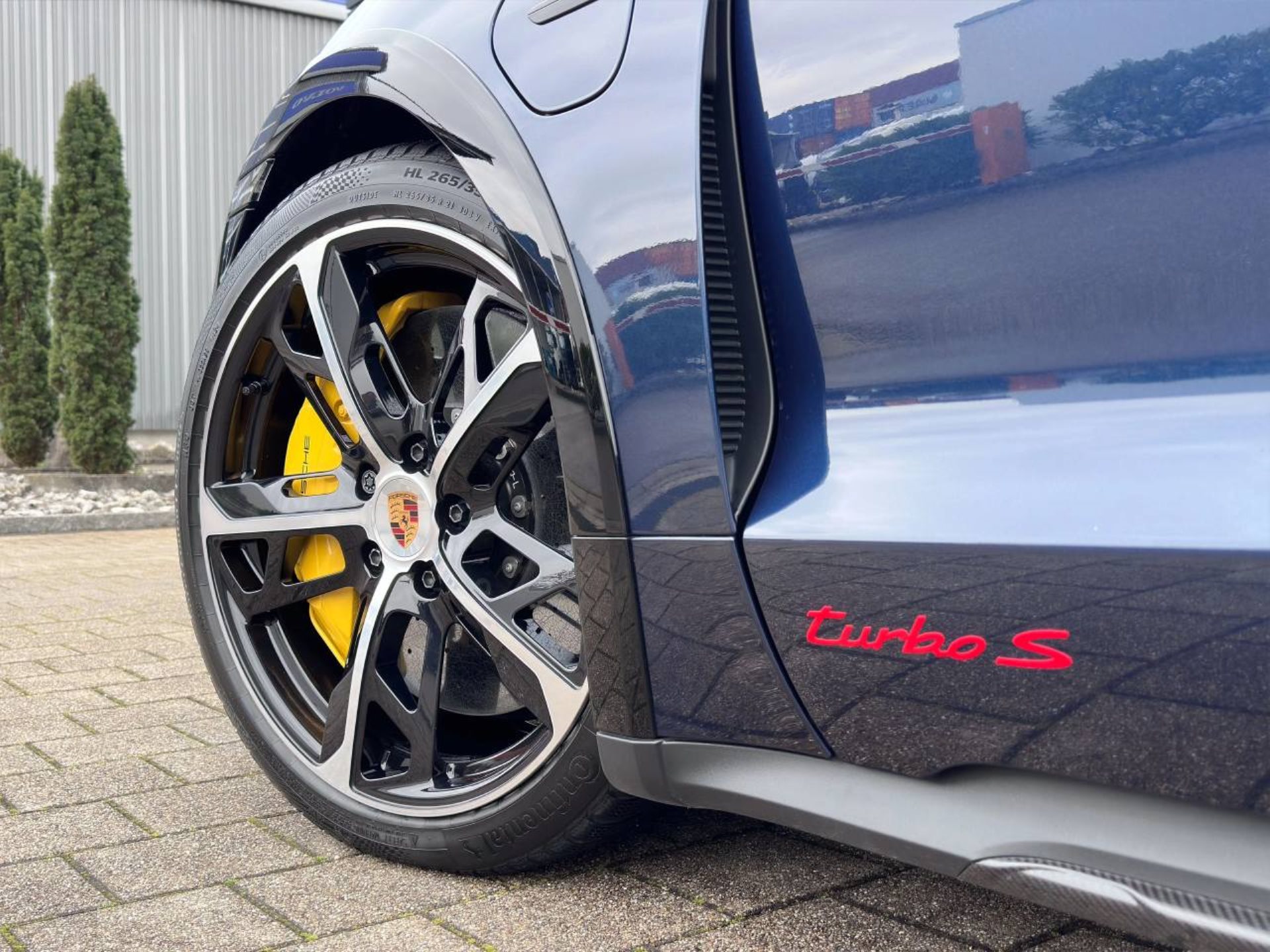 PORSCHE Taycan Turbo S Cross Turismo-image-12