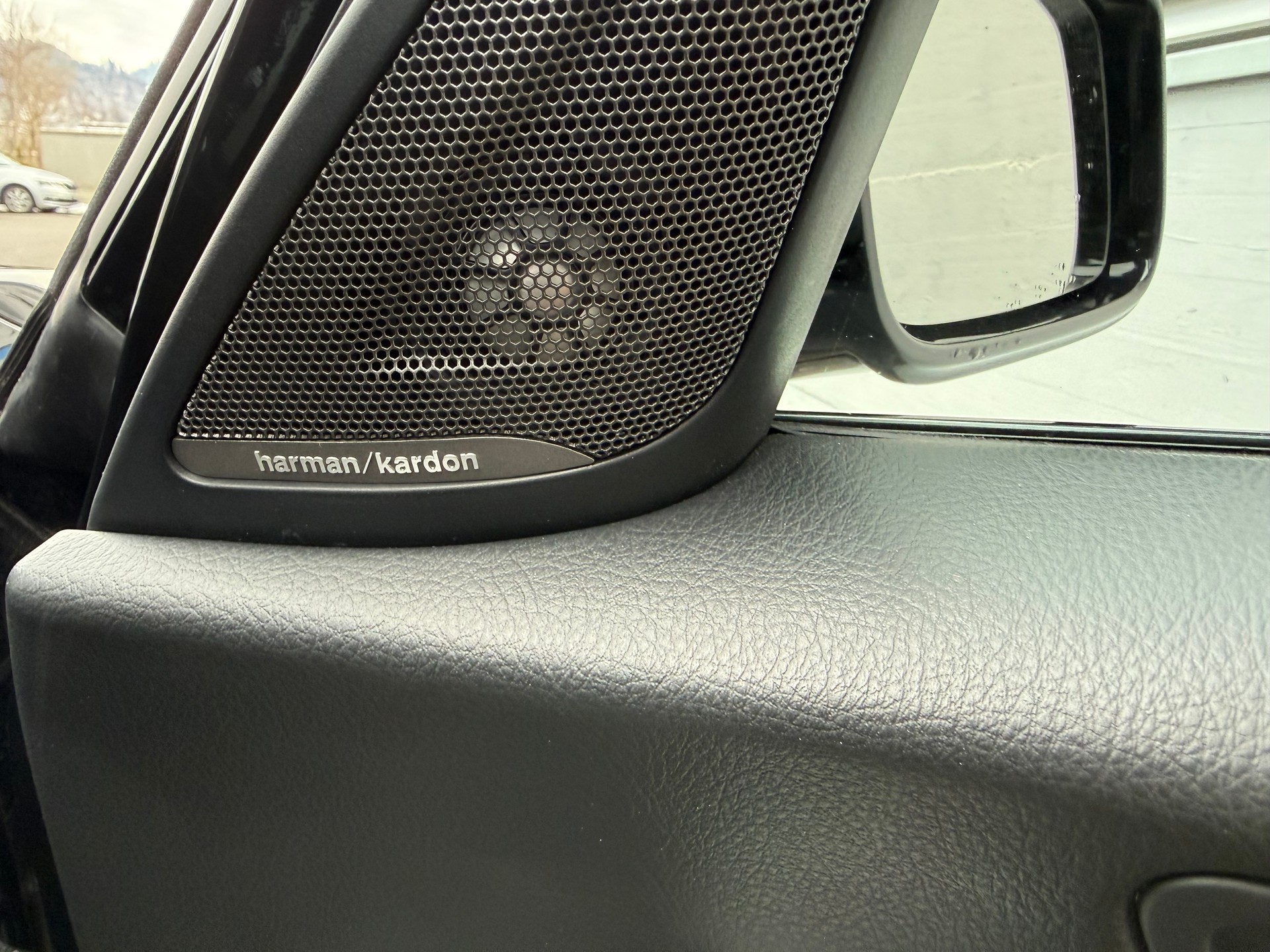 BMW M140i xDrive Steptronic-image-13
