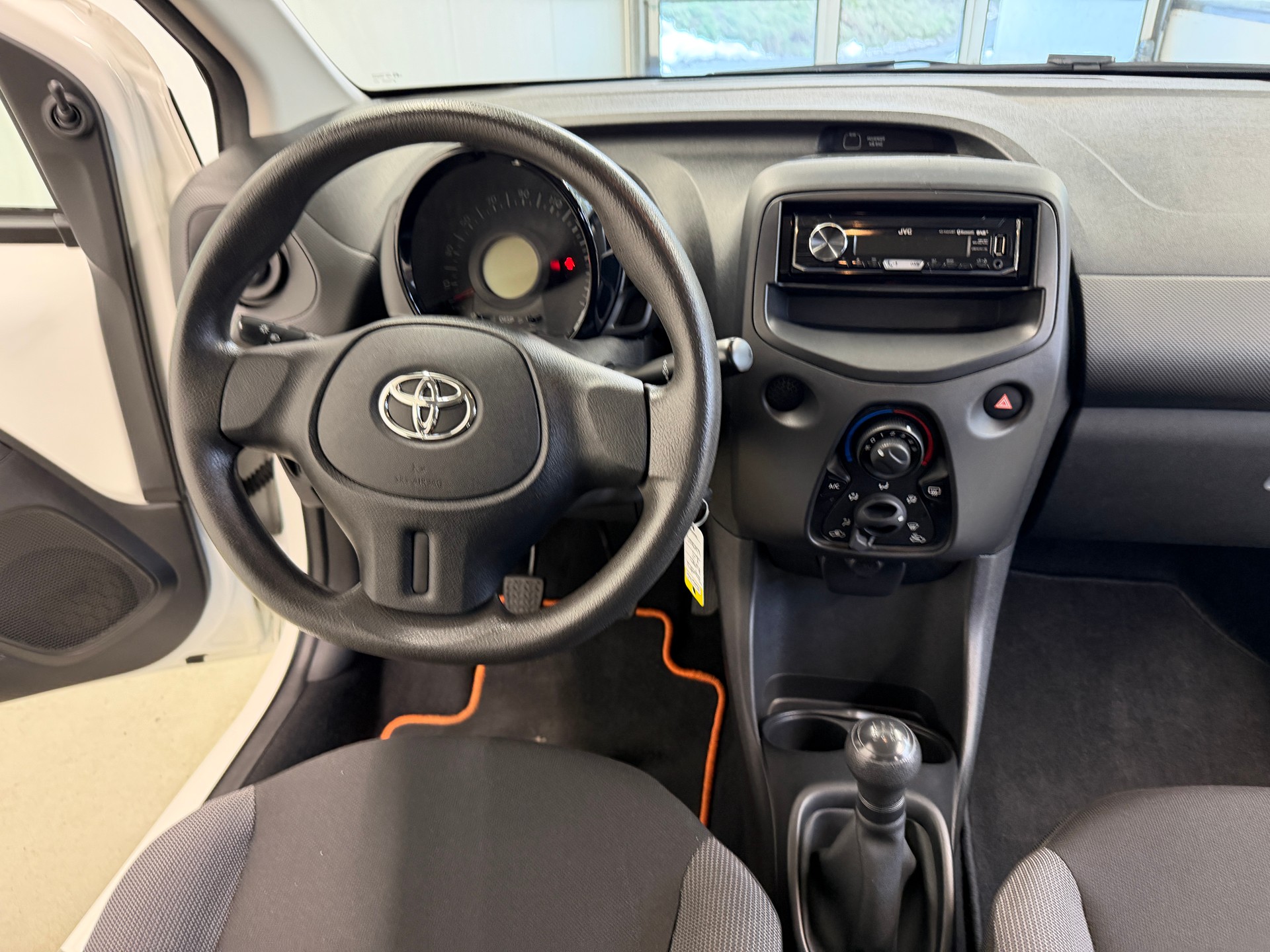 TOYOTA Aygo 1.0 VVT-i x-image-19