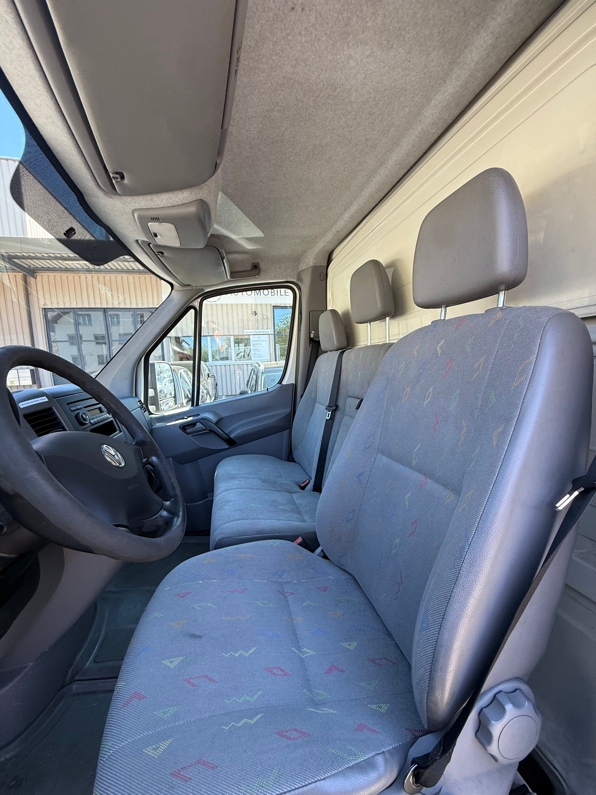 VW Crafter 35 2.5 TDI 109 PS-image-2