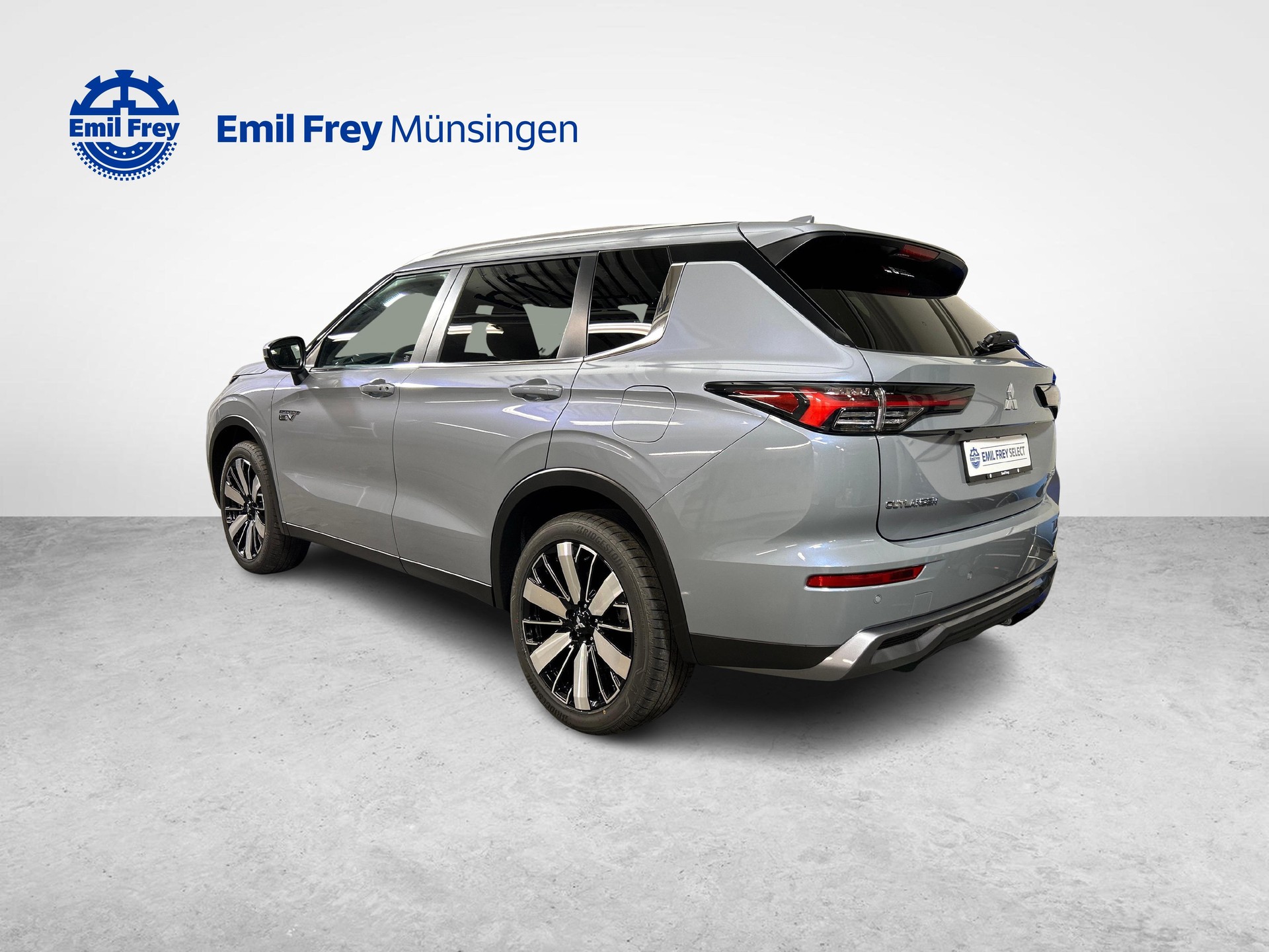 MITSUBISHI Outlander 2.4 PHEV Intense 4x4-image-9