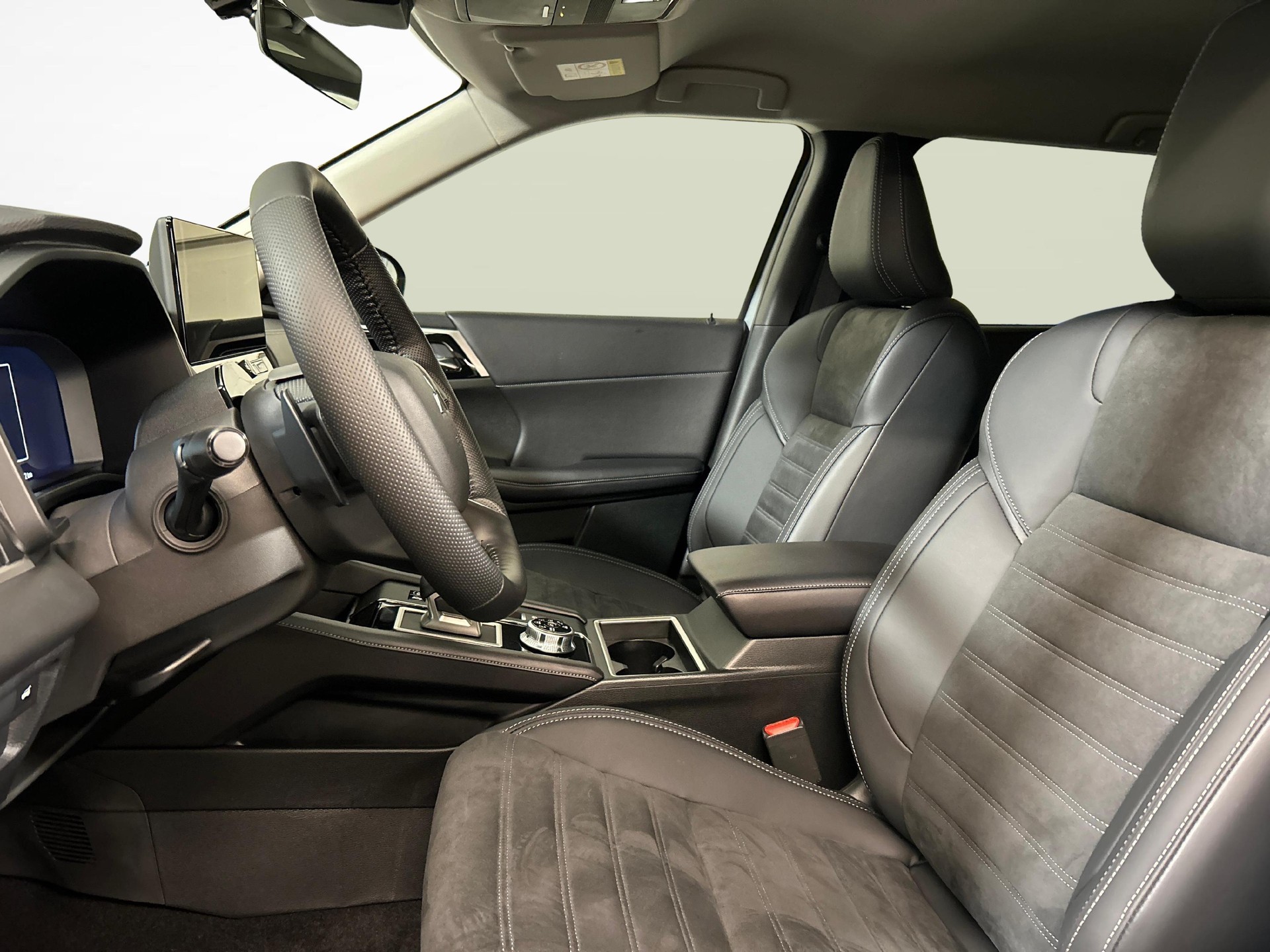 MITSUBISHI Outlander 2.4 PHEV Intense 4x4-image-2