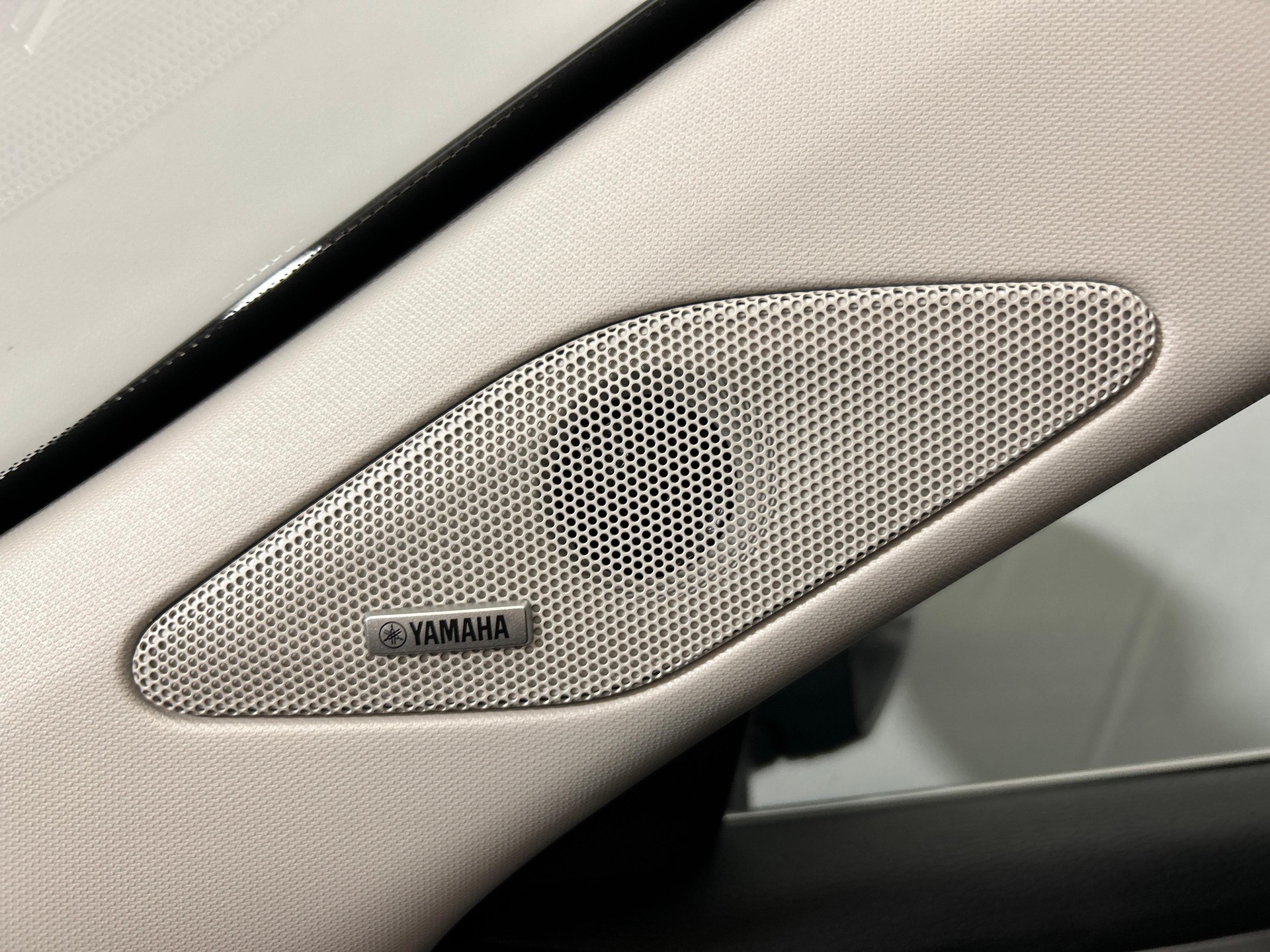MITSUBISHI Outlander 2.4 PHEV Intense 4x4-image-14
