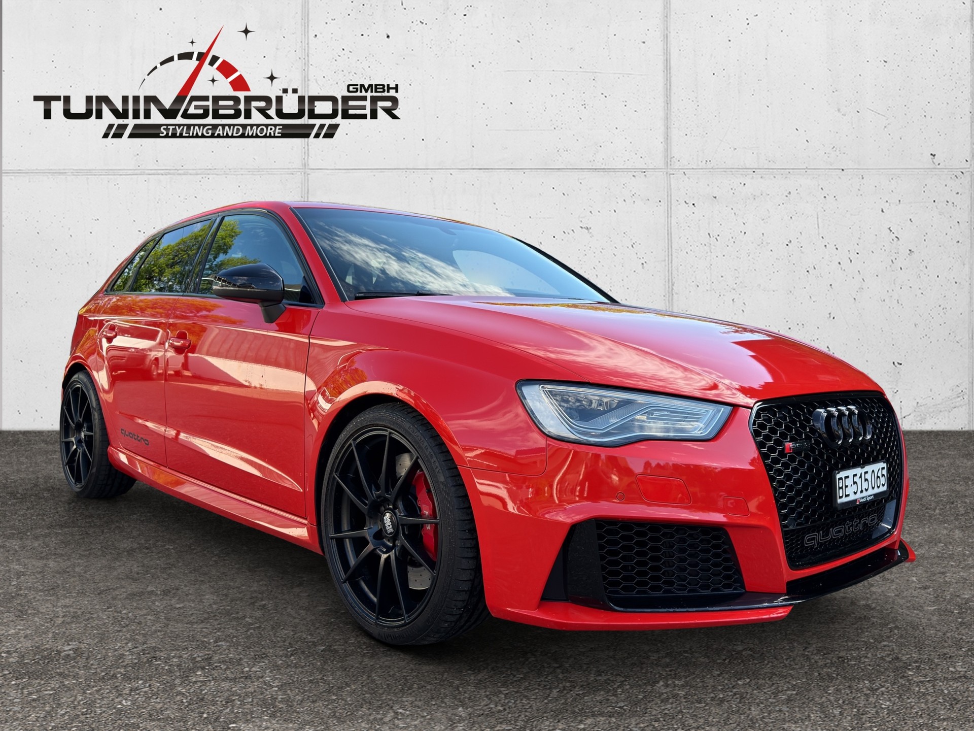 AUDI RS3 2.5 TSI quattro S-tronic-showroom-element-1