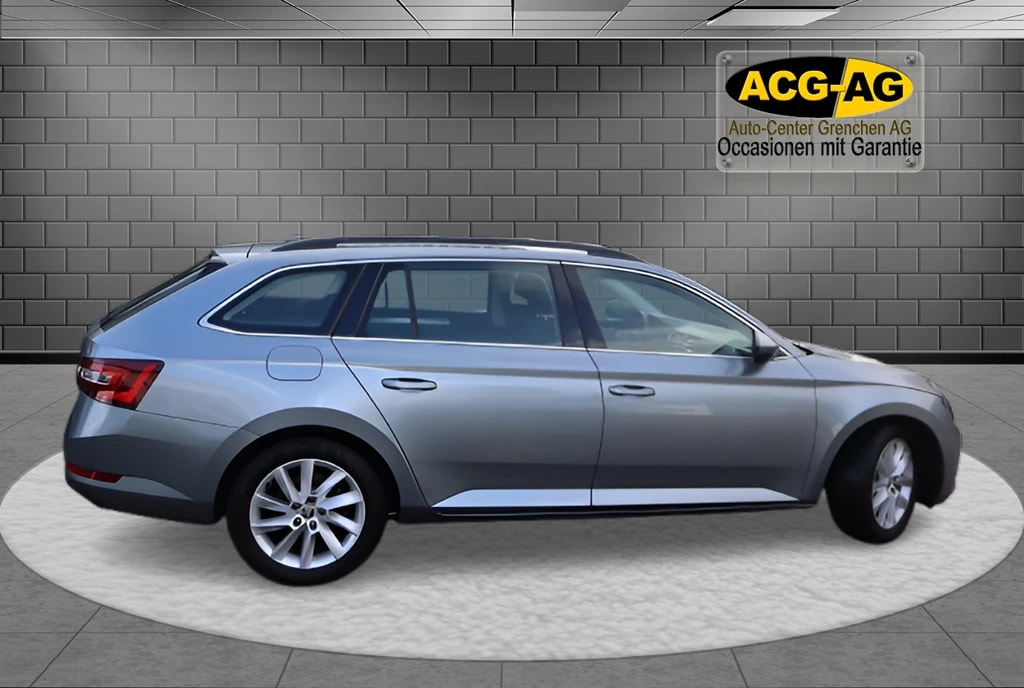 SKODA Superb Combi 2.0 TDi Ambition DSG ** Gr-Navi ** RF-Kamera ** Abstandsregelsysteme ** Frisch Ab MFK & Service **-image-4