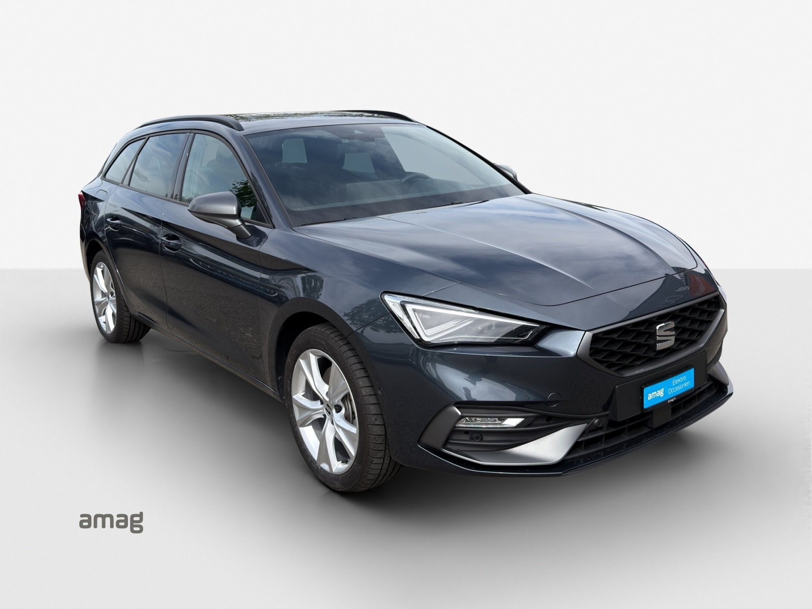 SEAT Leon ST 1.5 eHybrid pHEV DSG FR-image-6