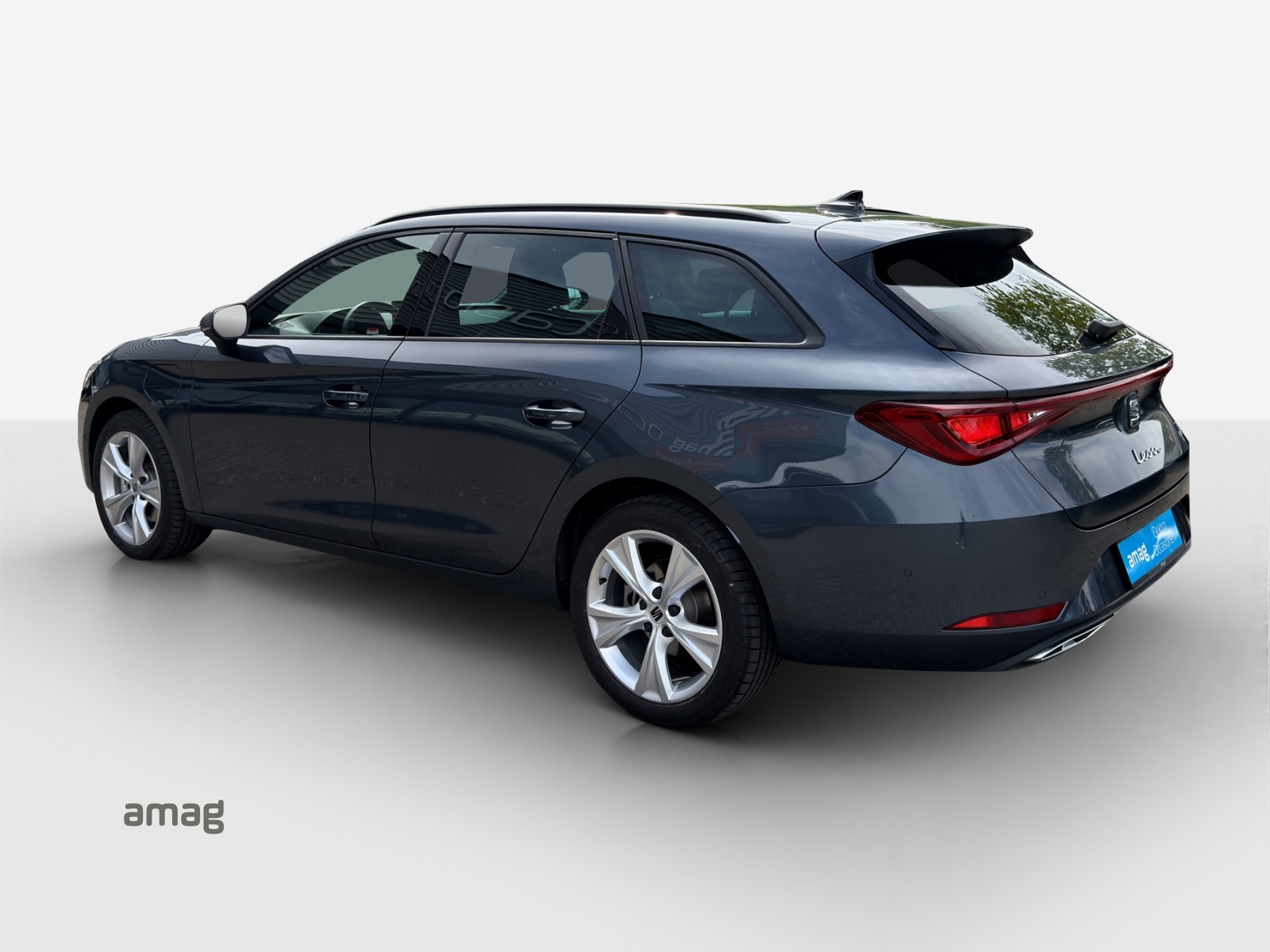 SEAT Leon ST 1.5 eHybrid pHEV DSG FR-image-2