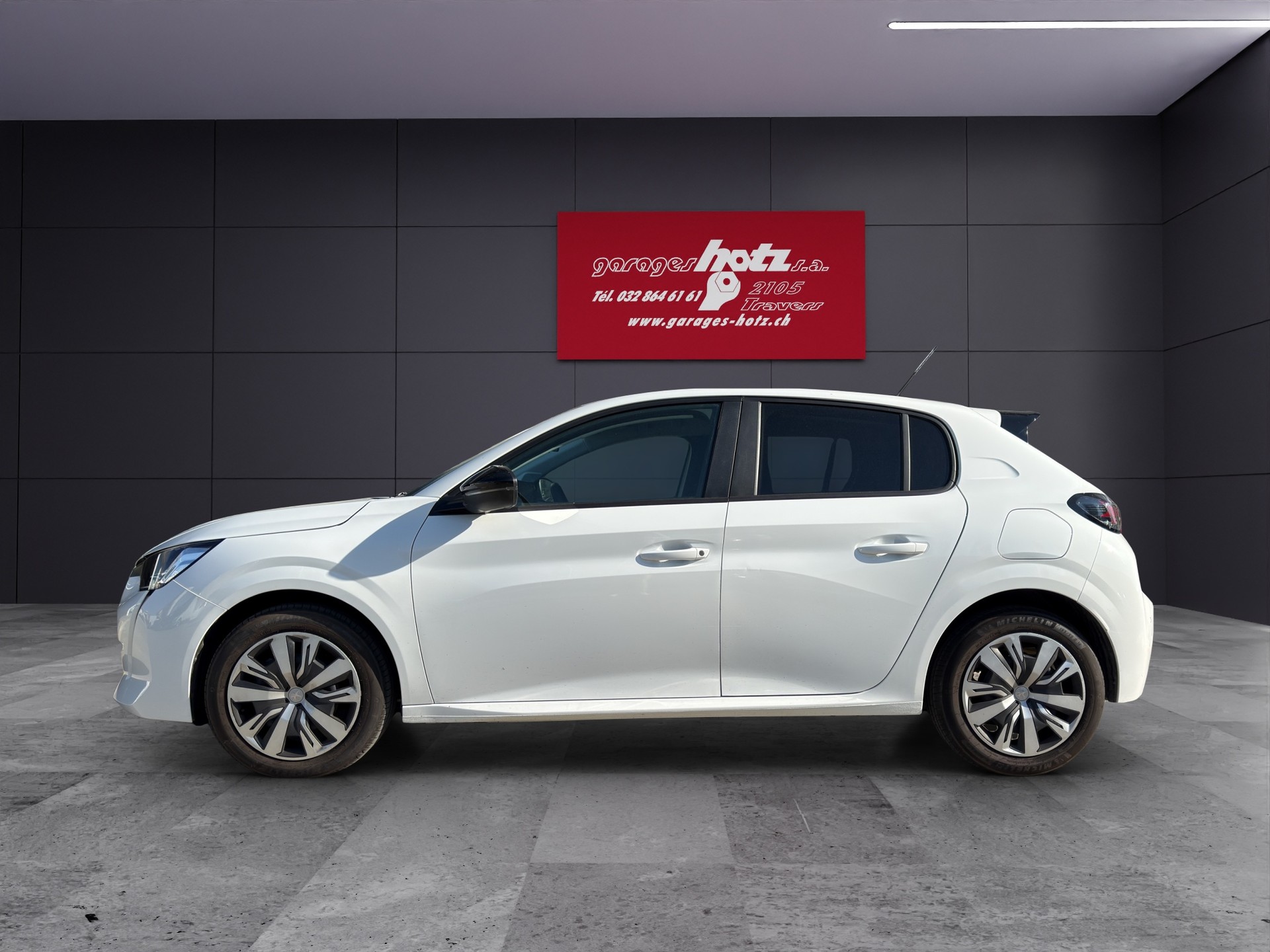 PEUGEOT 208 1.2 Active Pack EAT8-image-2