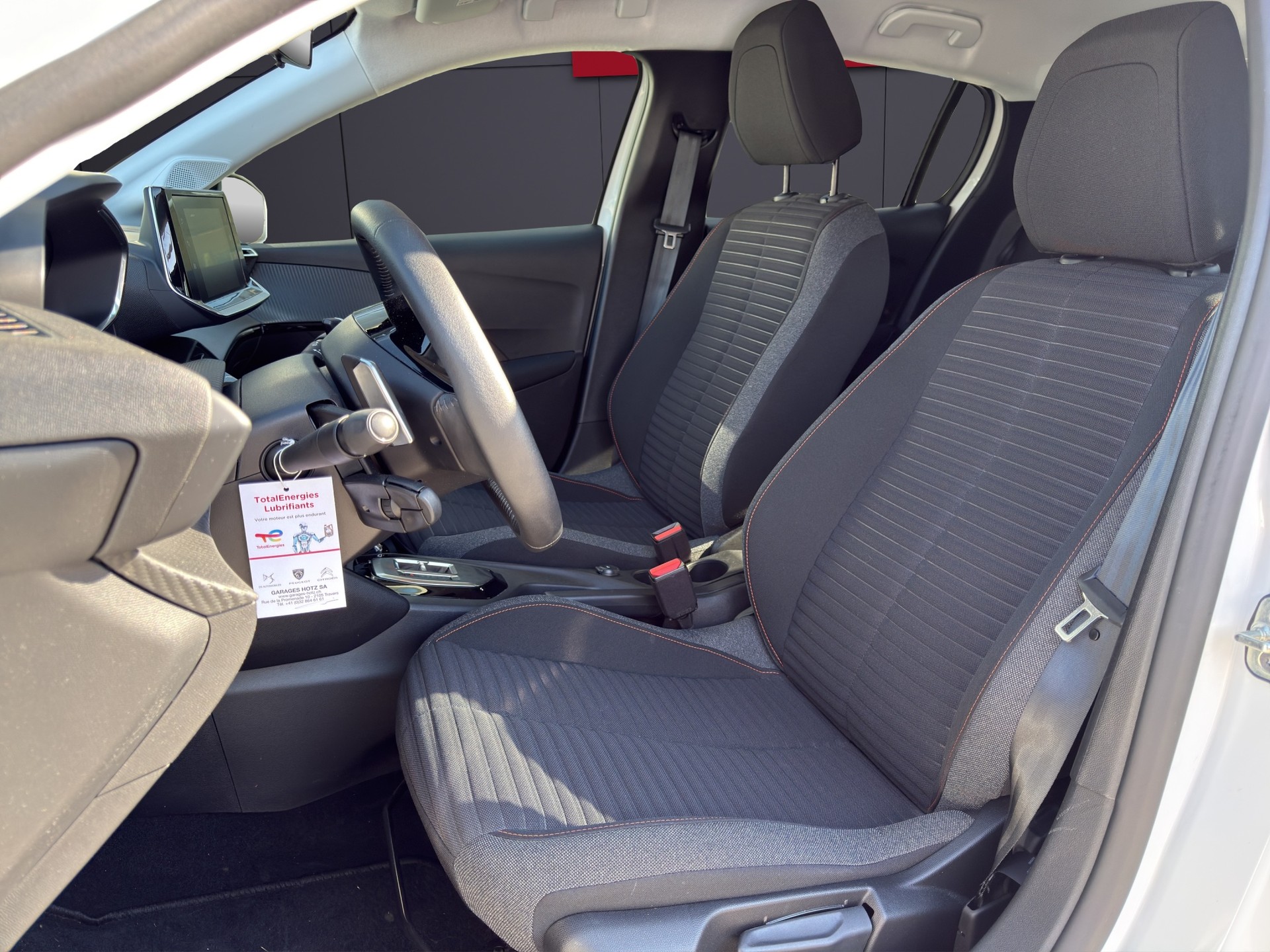 PEUGEOT 208 1.2 Active Pack EAT8-image-5