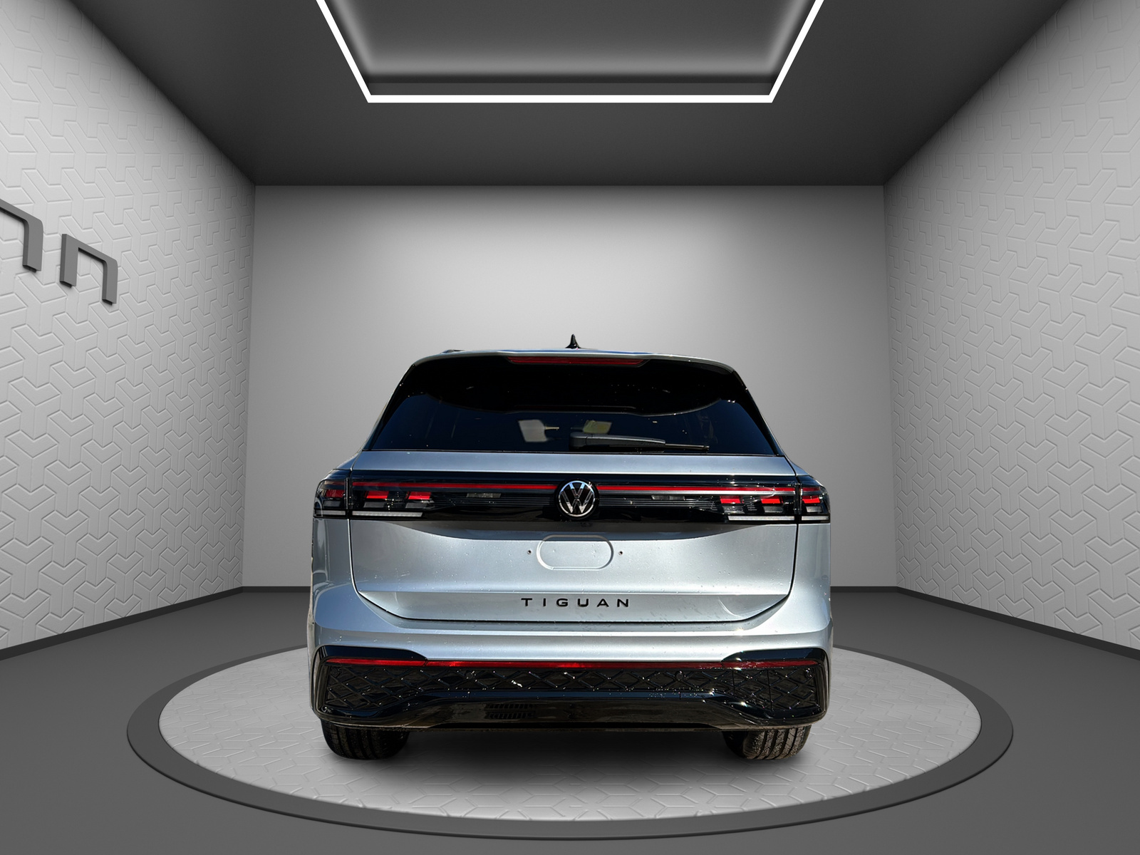 VW Tiguan 2.0 TSI DSG R-Line 4Motion-image-4