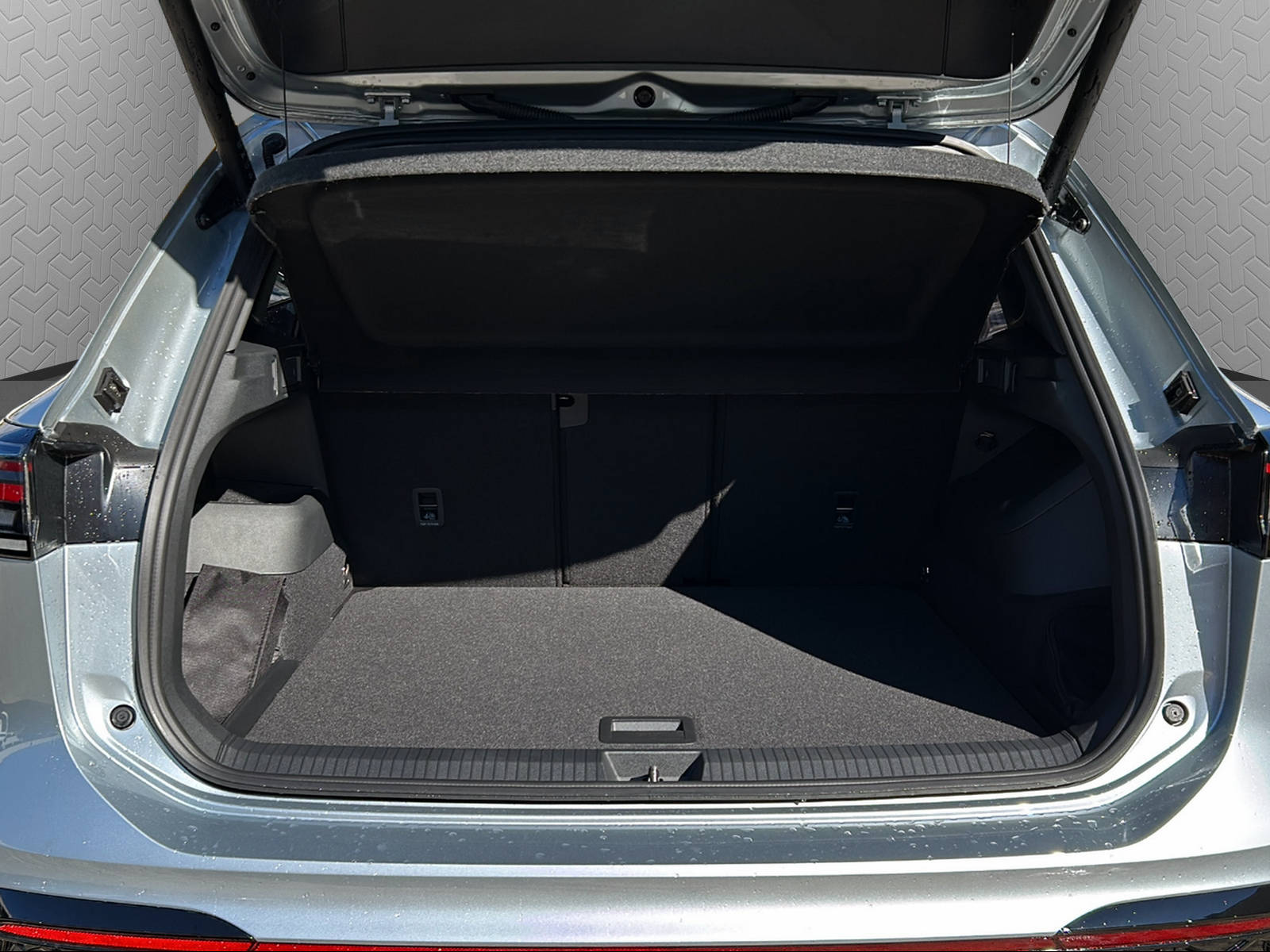 VW Tiguan 2.0 TSI DSG R-Line 4Motion-image-13