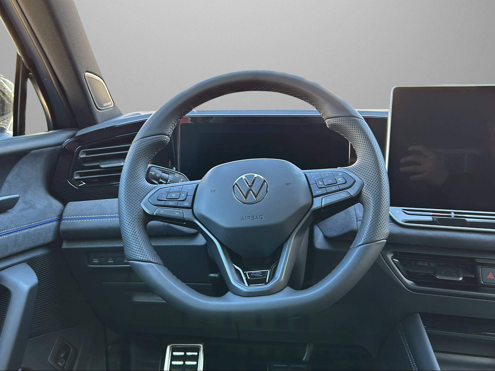 VW Tiguan 2.0 TSI DSG R-Line 4Motion-image-7