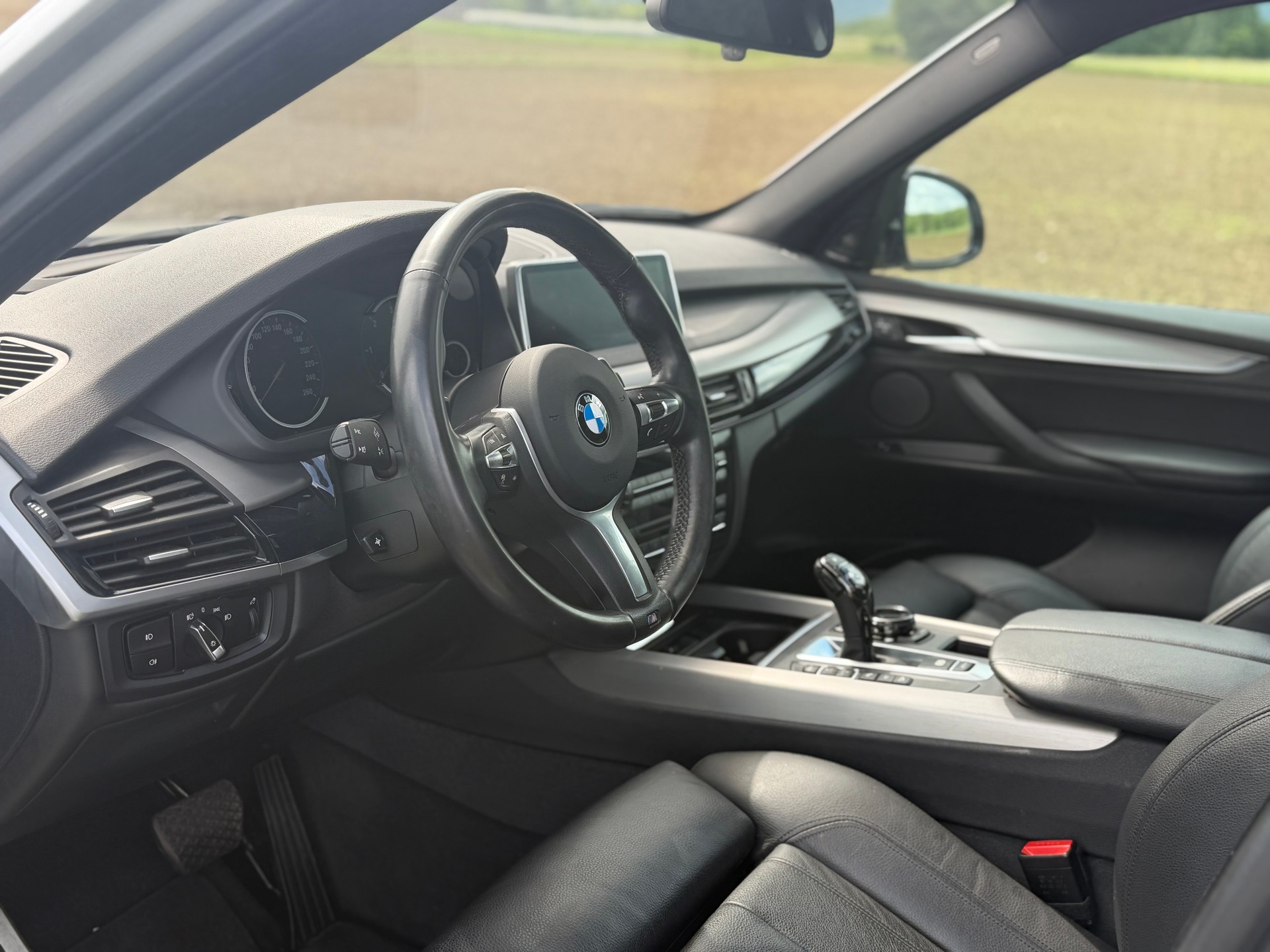 BMW X5 xDrive M50d Steptronic-image-12