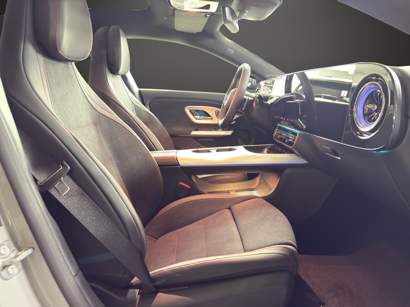 MERCEDES-BENZ CLA 220 4Matic 8G-DCT-image-11