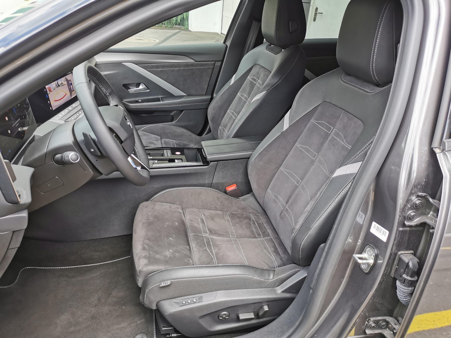 OPEL Astra 1.6 T PHEV 180 Swiss Premium-image-7