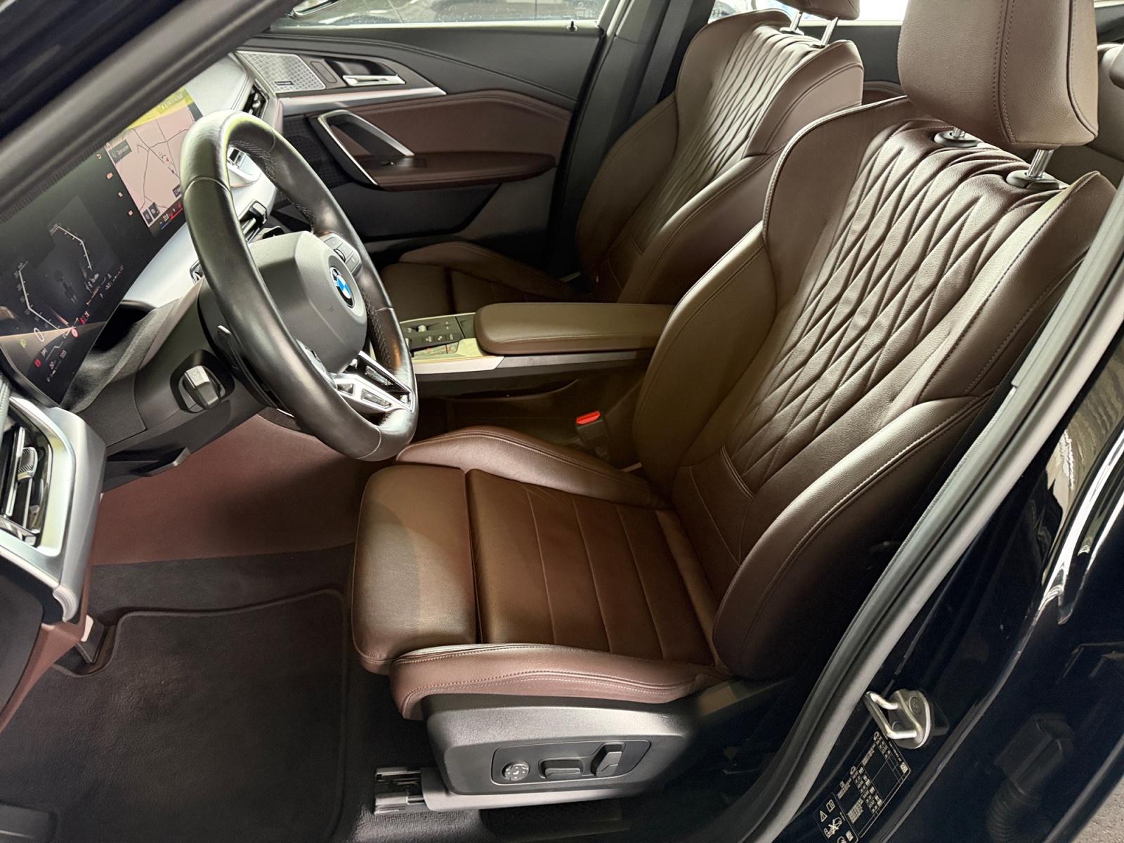 BMW X1 23i xDrive paddles-image-8