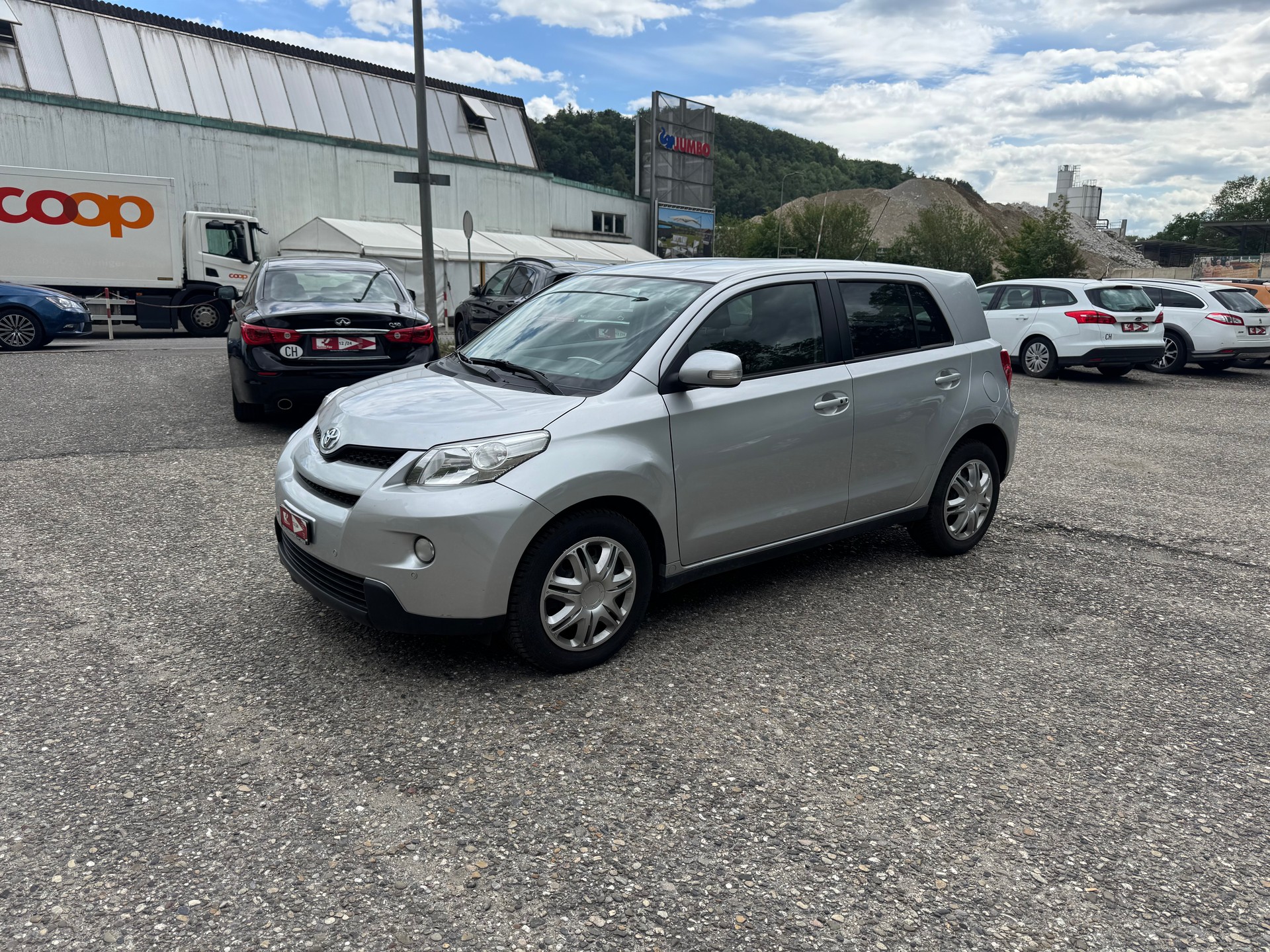 TOYOTA UrbanCruiser 1.4 D-4D Linea Sol 4WD-image-2
