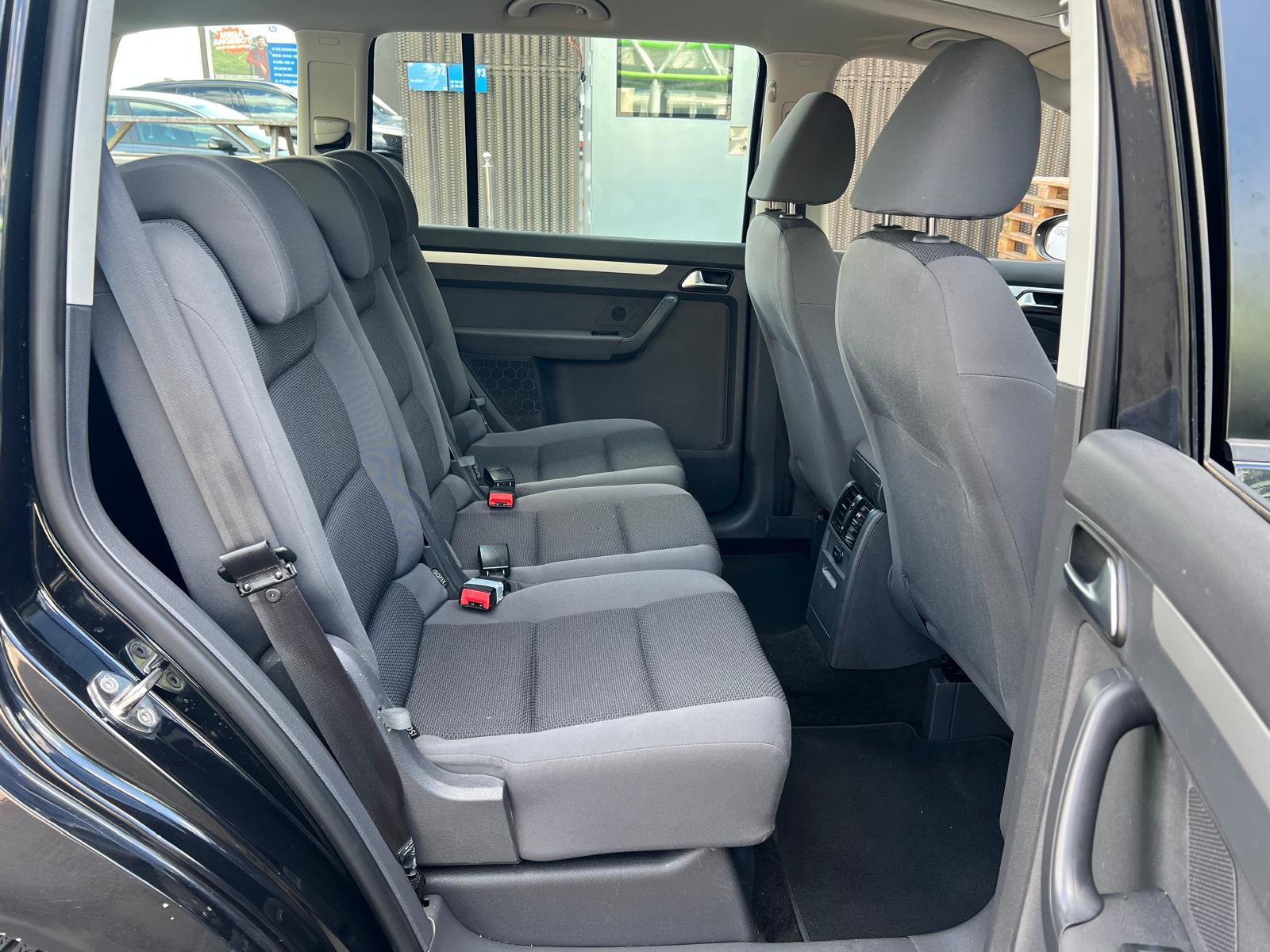 VW Touran 1.6 TDI Comfortline DSG-image-15