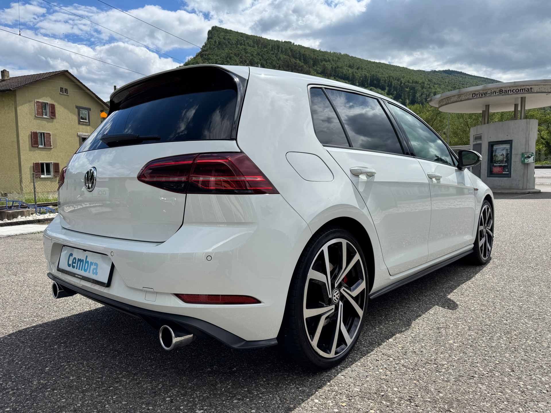 VW Golf 2.0 TSI GTI Performance DSG-image-4