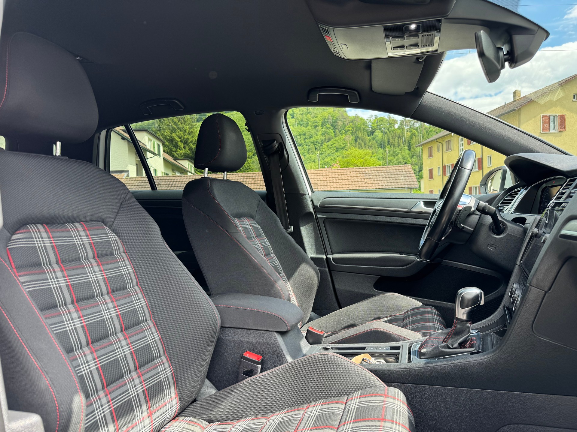 VW Golf 2.0 TSI GTI Performance DSG-image-9