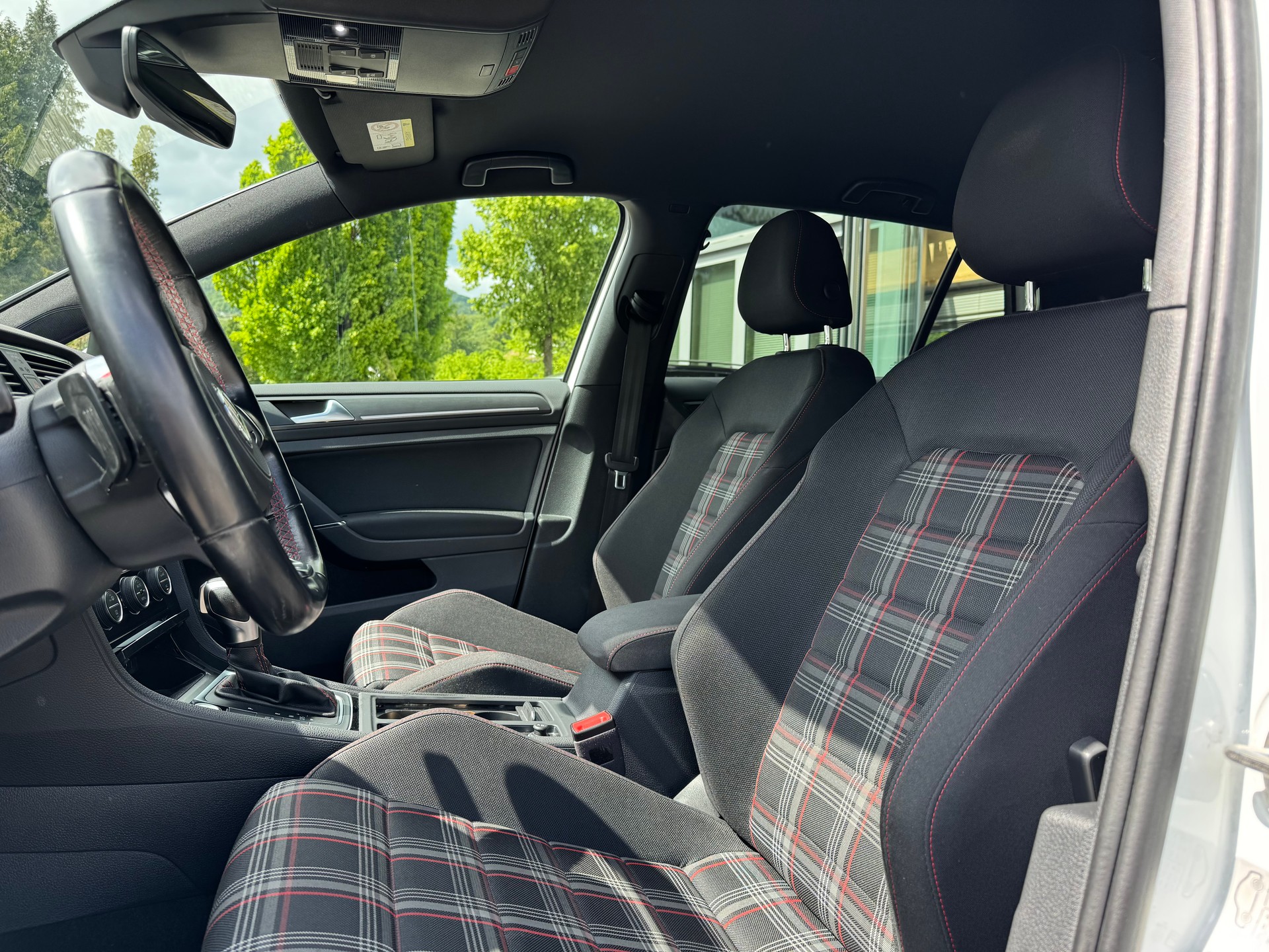 VW Golf 2.0 TSI GTI Performance DSG-image-8