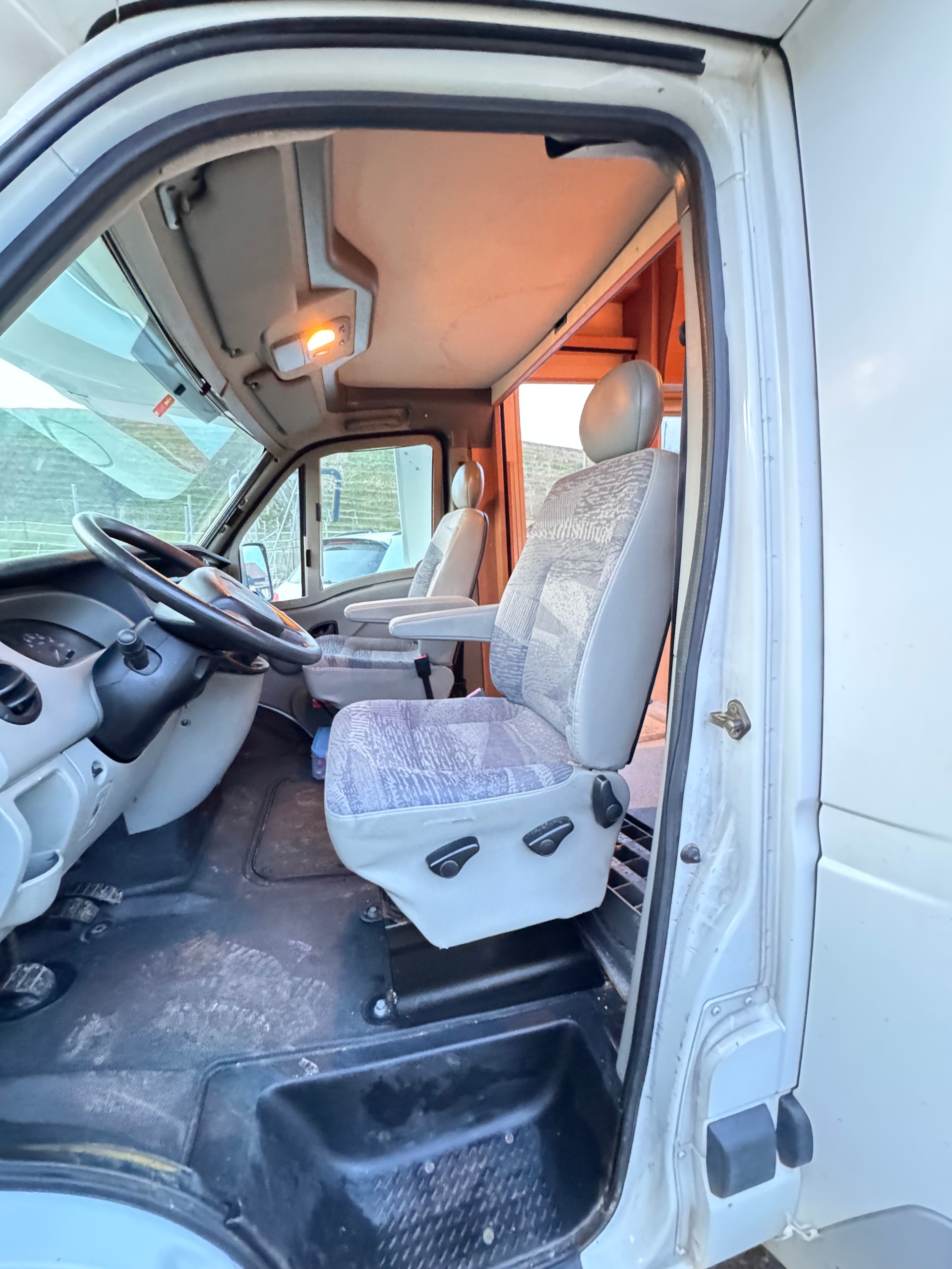 KNAUS Sun Traveller 2.8 TDI Renault Master-image-13