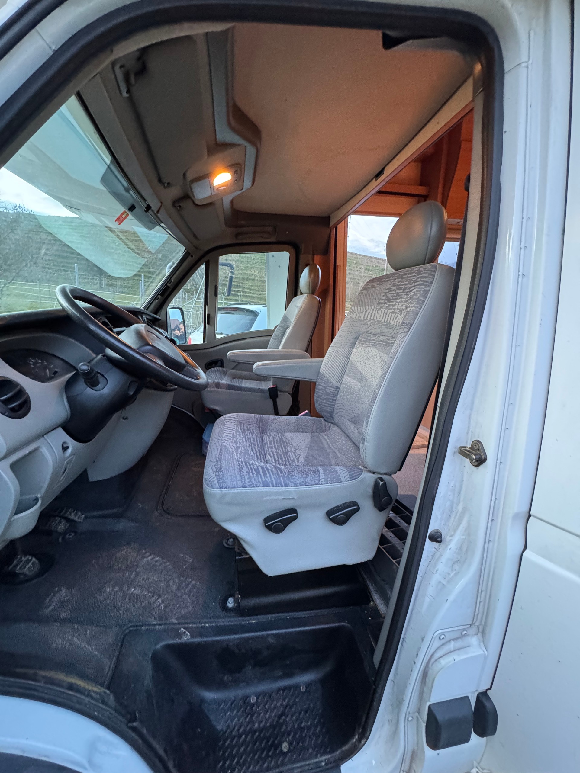 KNAUS Sun Traveller 2.8 TDI Renault Master-image-12